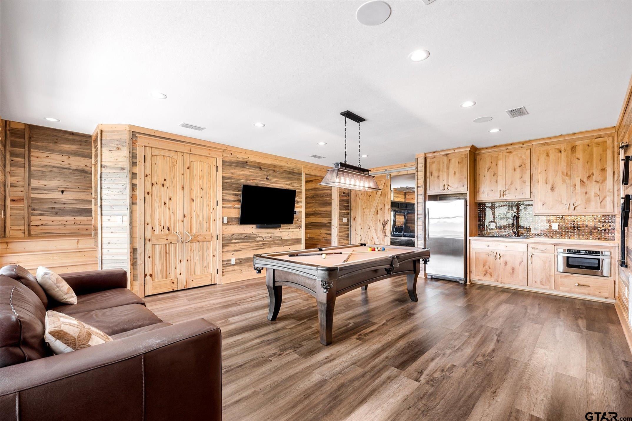 1547 E State Highway 204