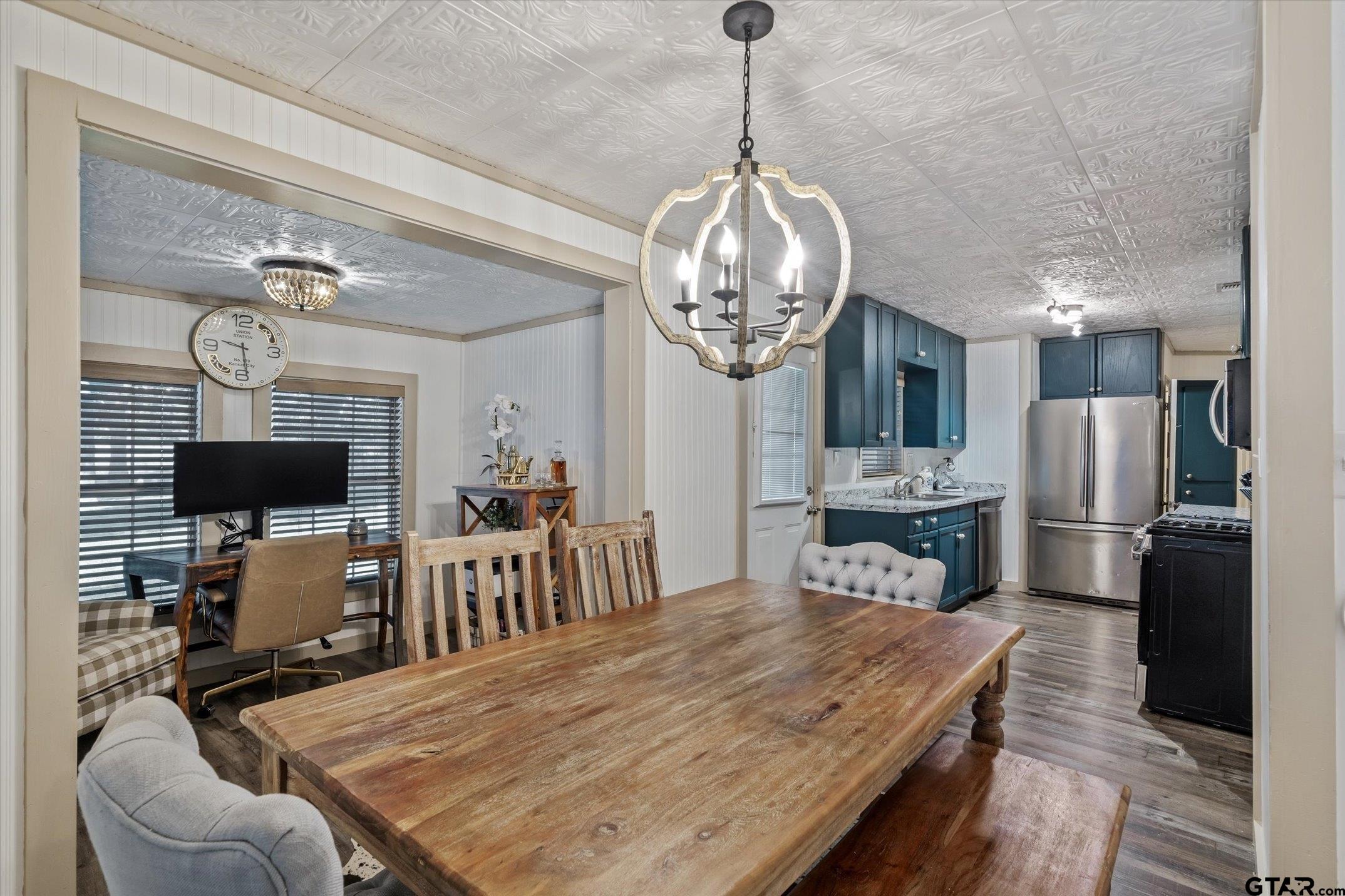 5686 County Road 323