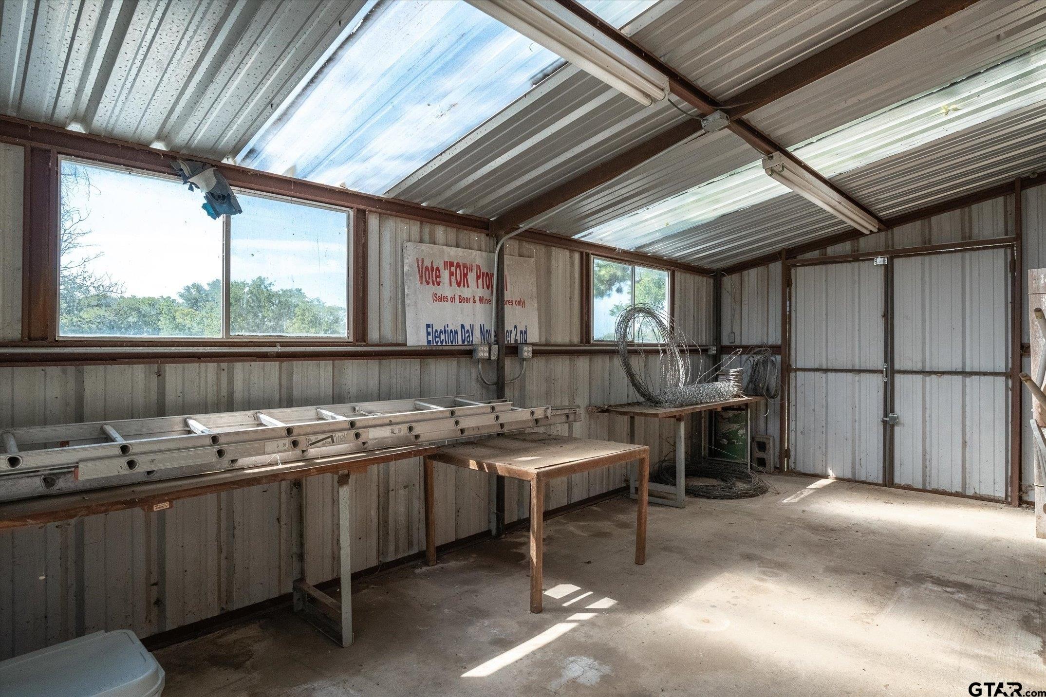 5686 County Road 323