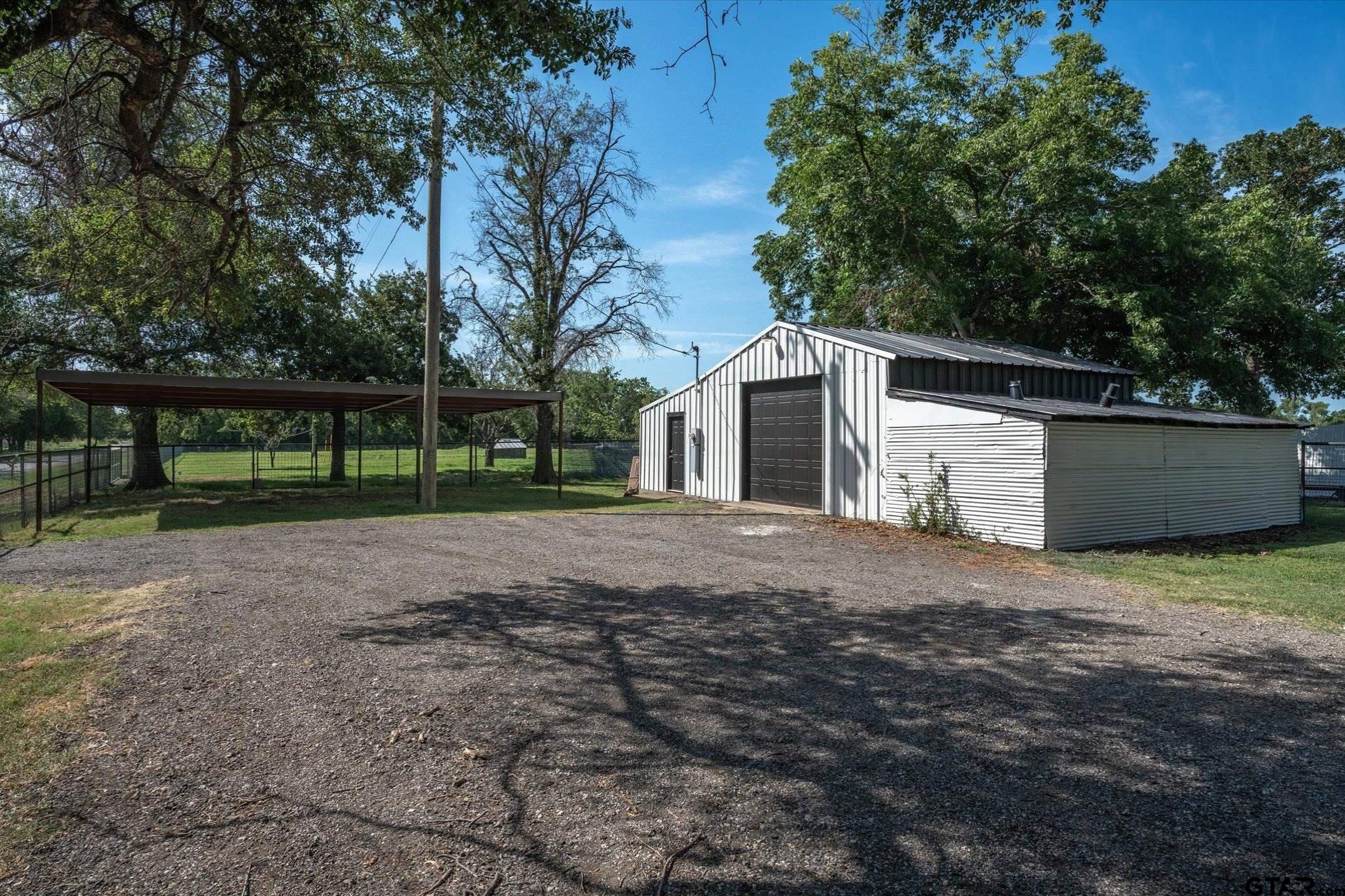 5686 County Road 323