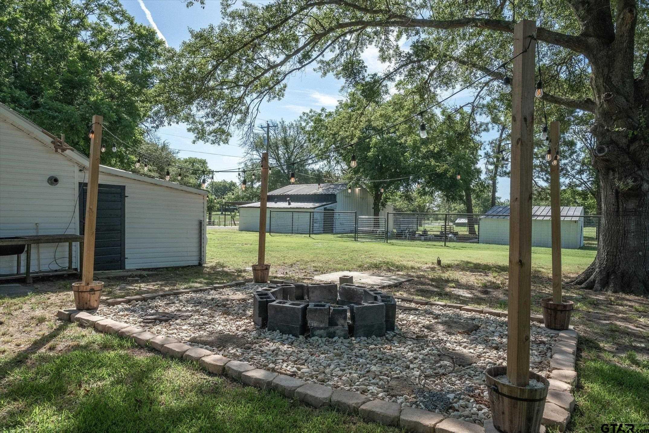 5686 County Road 323