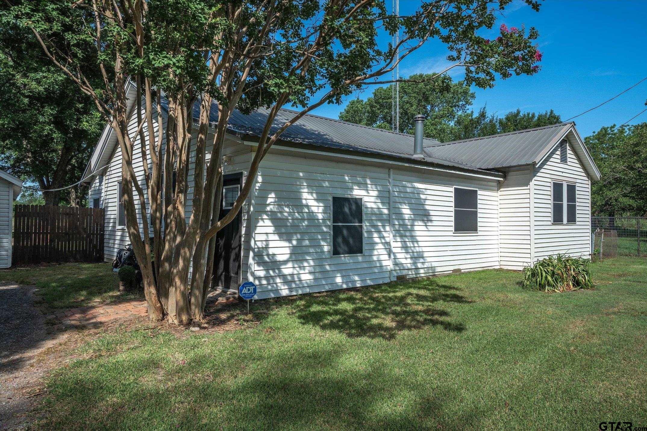 5686 County Road 323