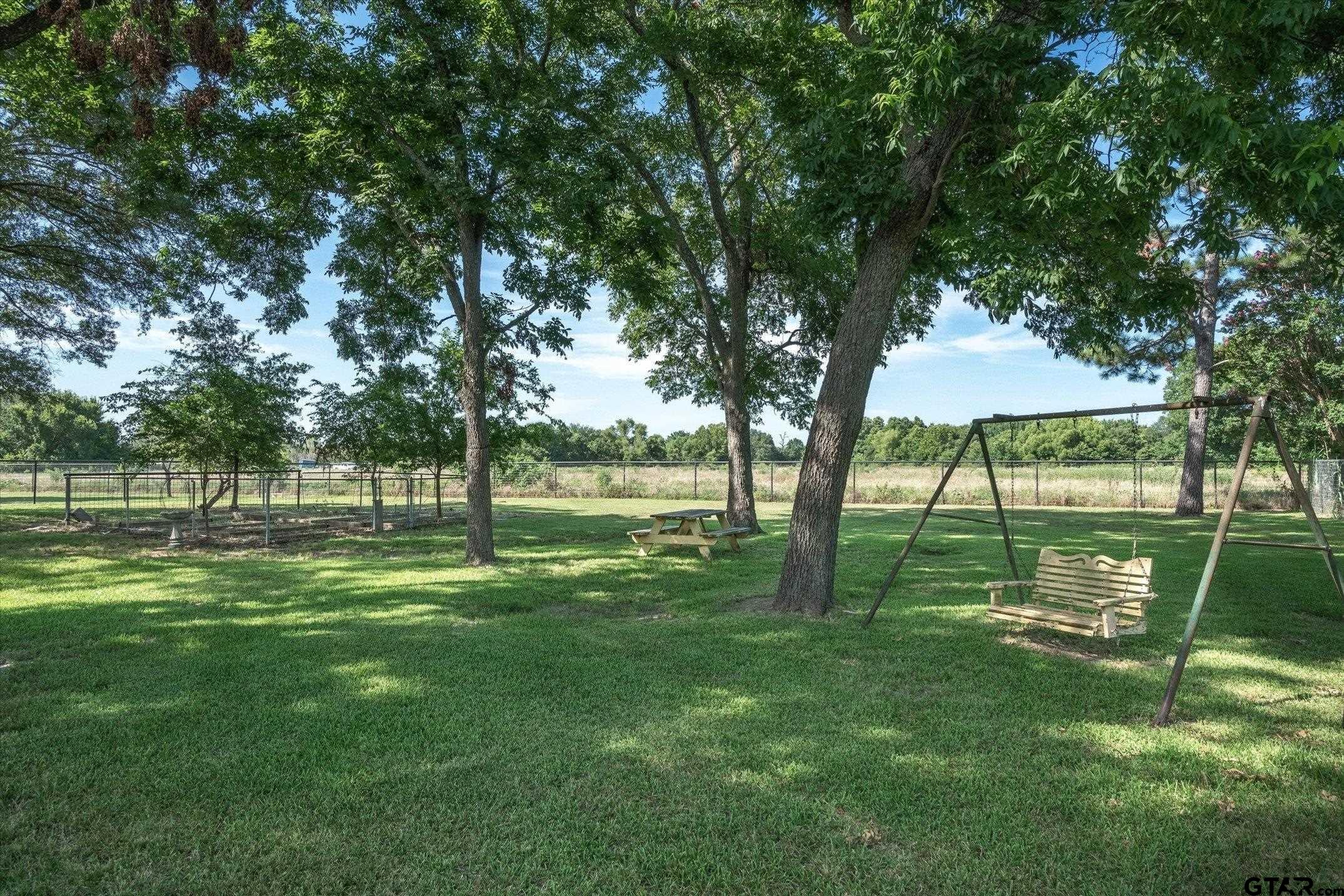 5686 County Road 323