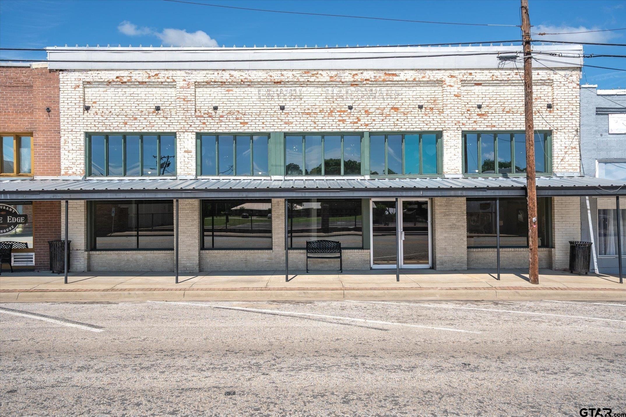 111 N Houston Street