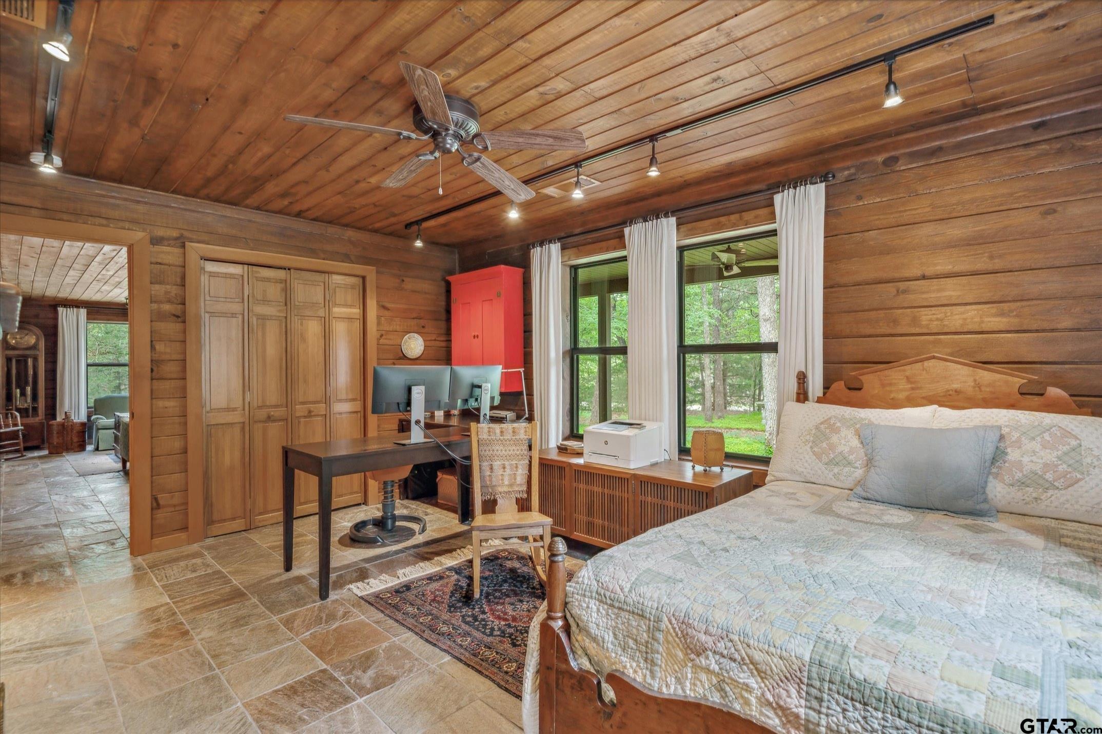 203 Private Road 3780