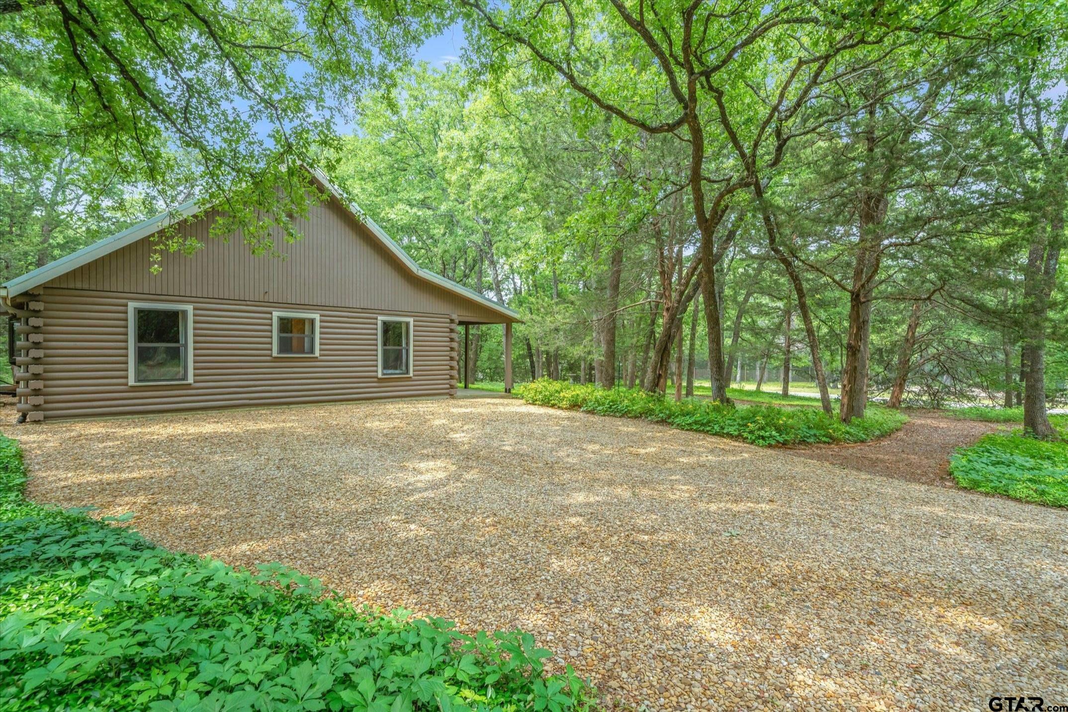 203 Private Road 3780