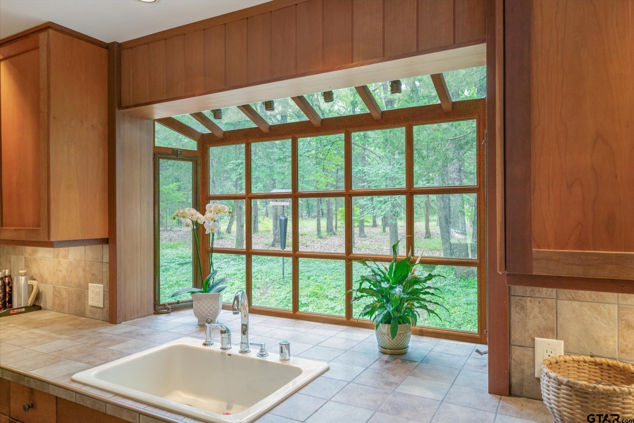 203 Private Road 3780