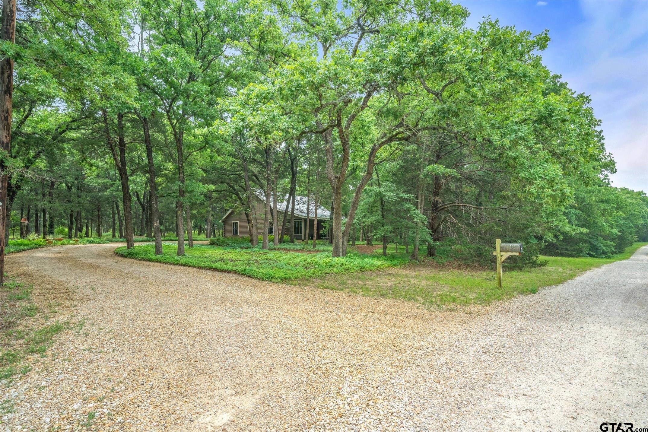 203 Private Road 3780