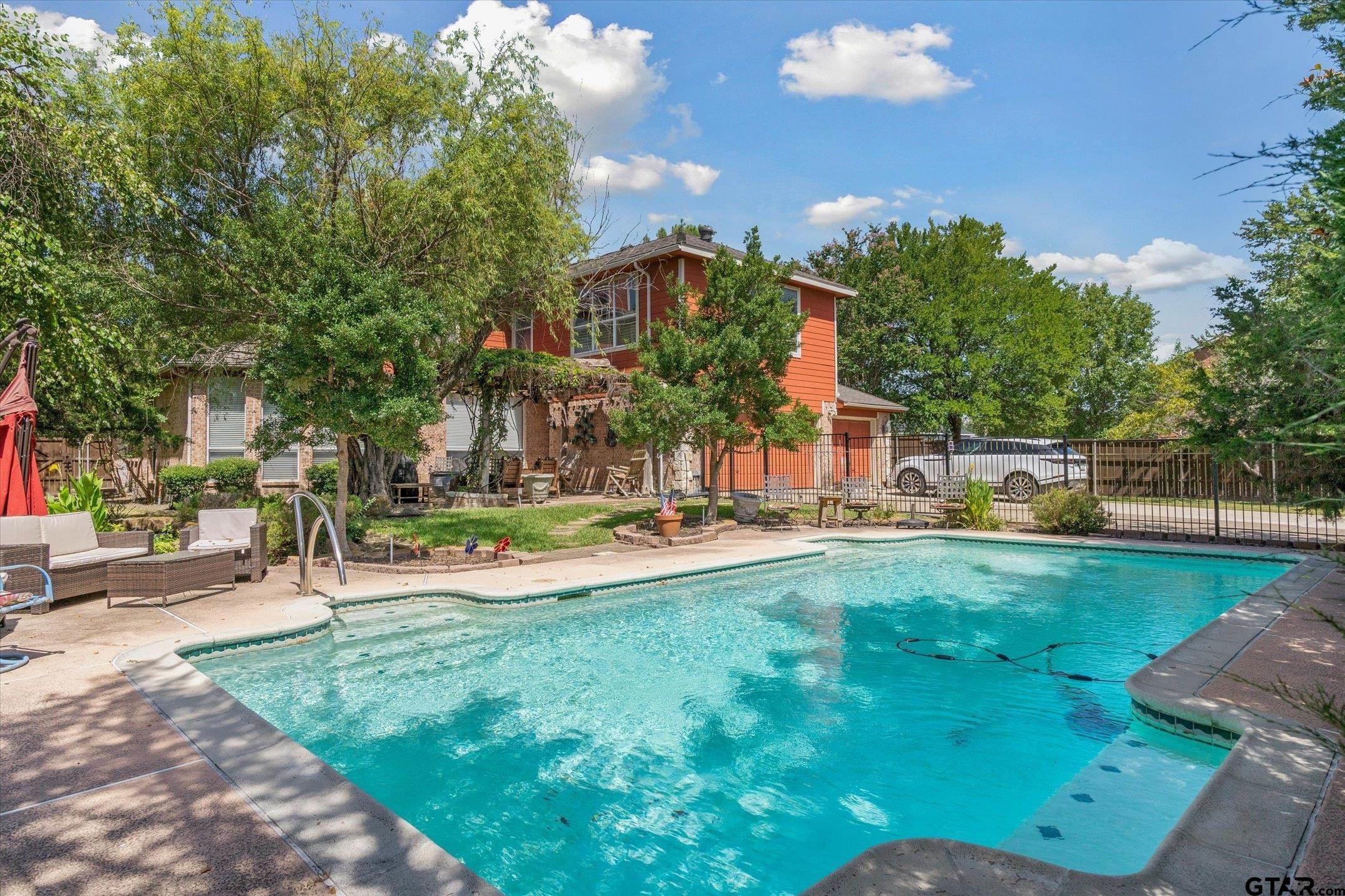 901 Hampstead Drive