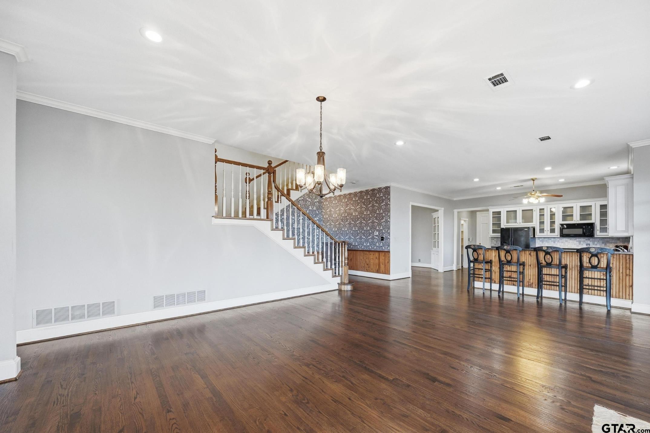 707 Cullins Road