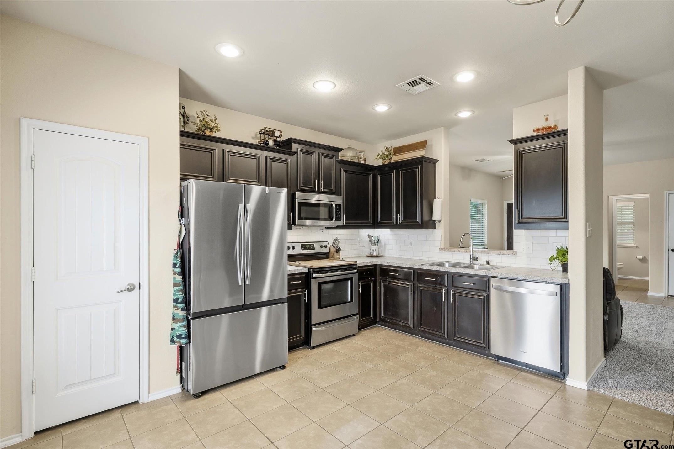 1724 River Oak Lane