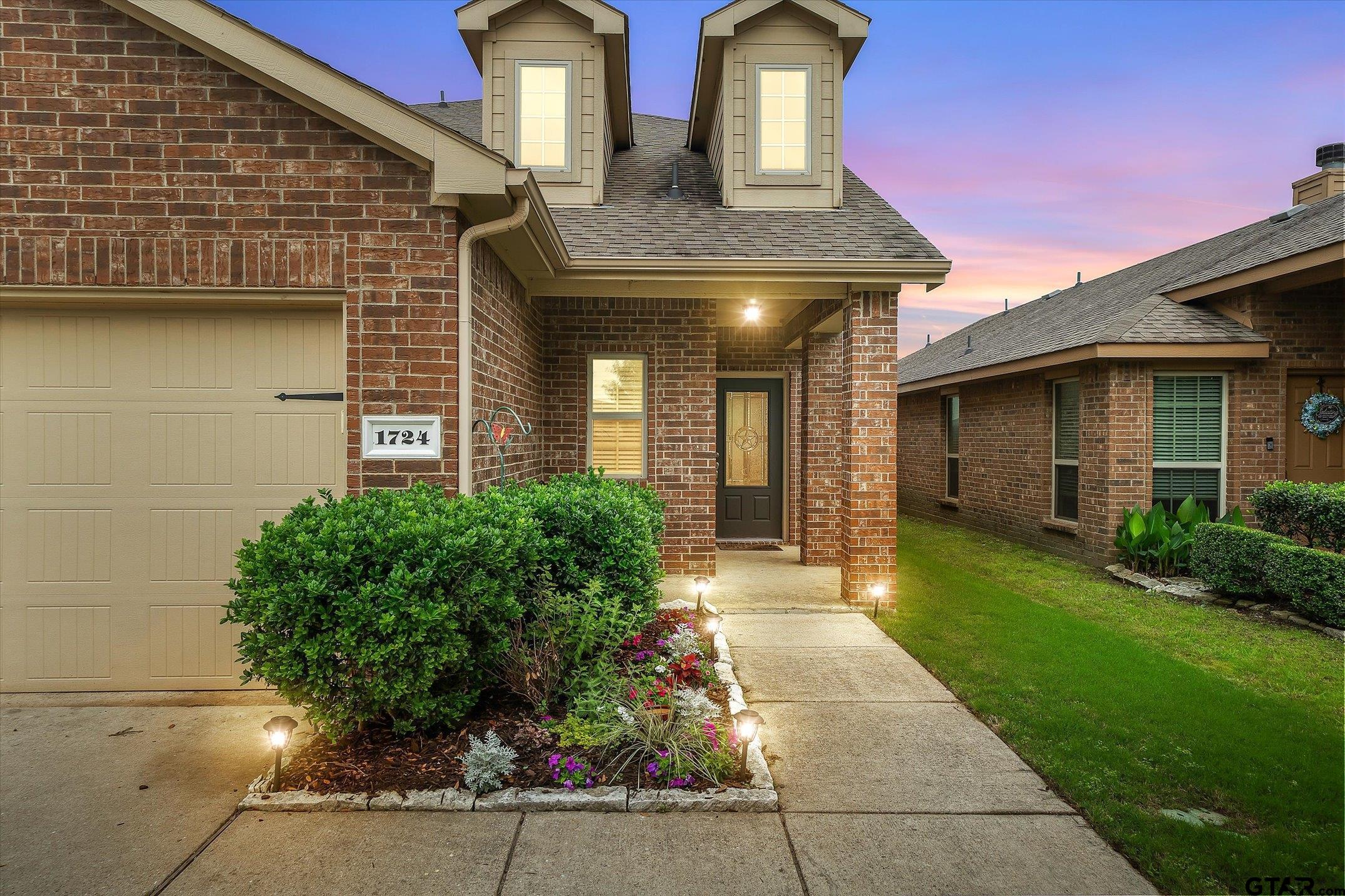 1724 River Oak Lane
