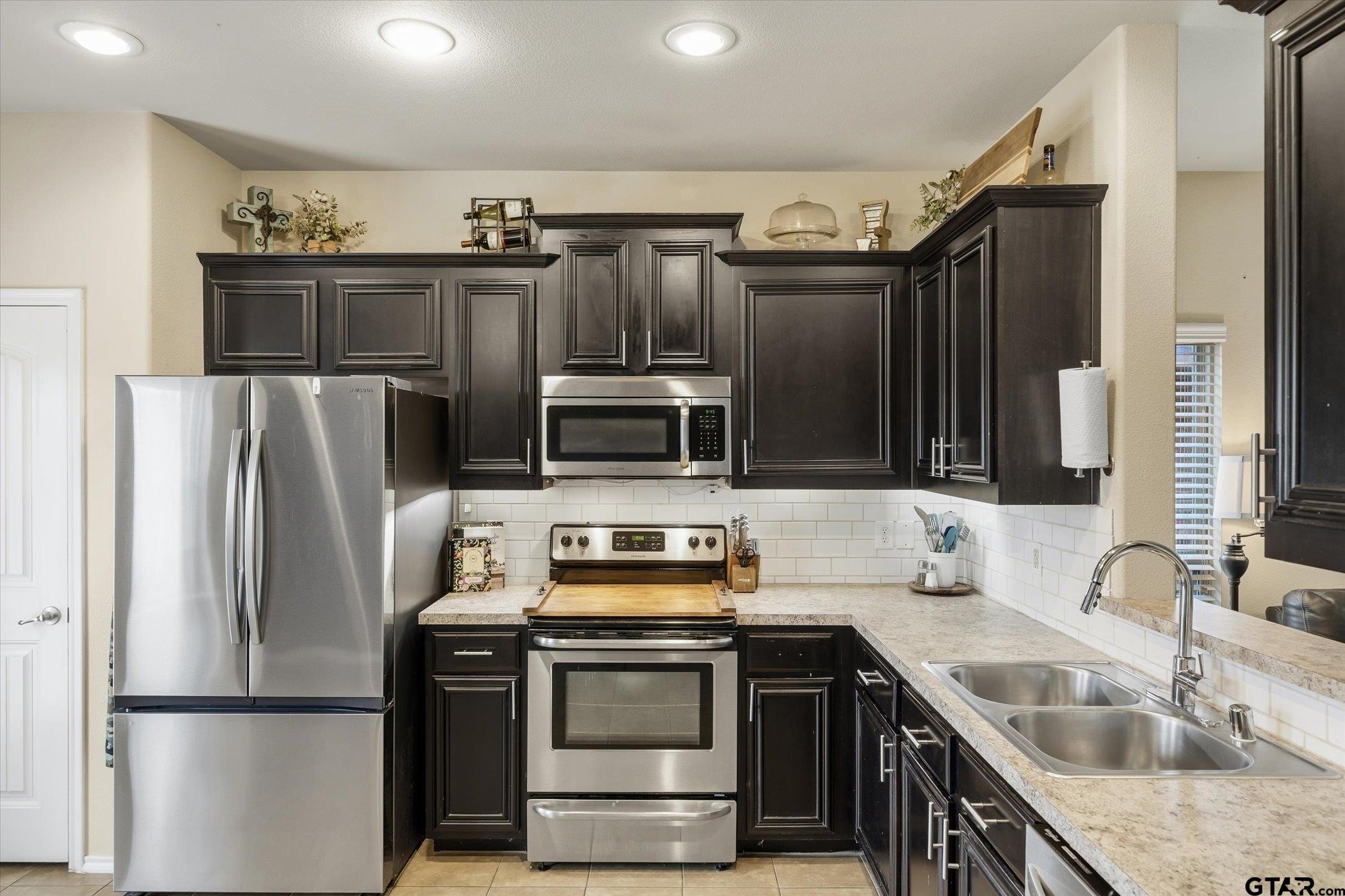 1724 River Oak Lane