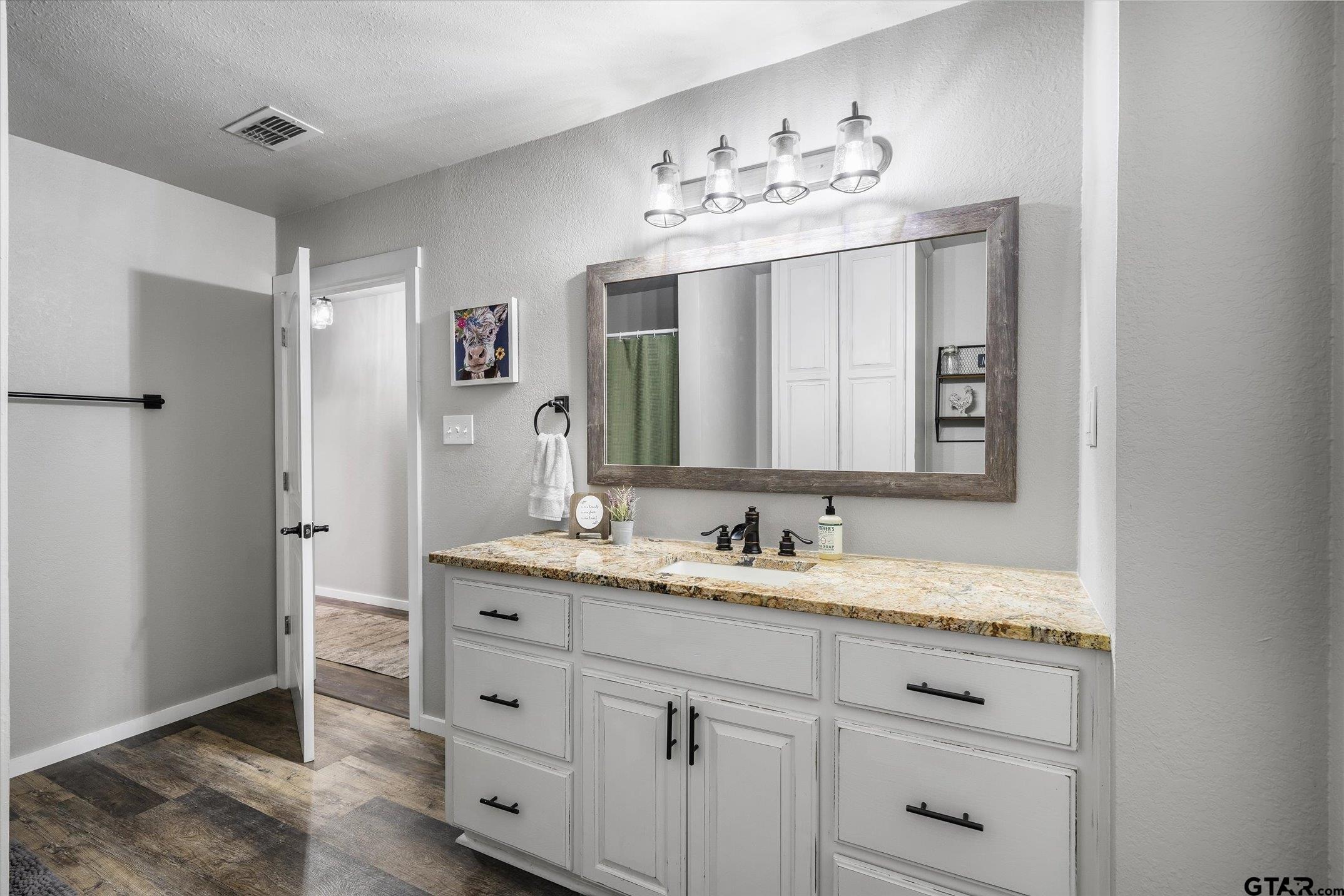 1216 VZ County Road 1211