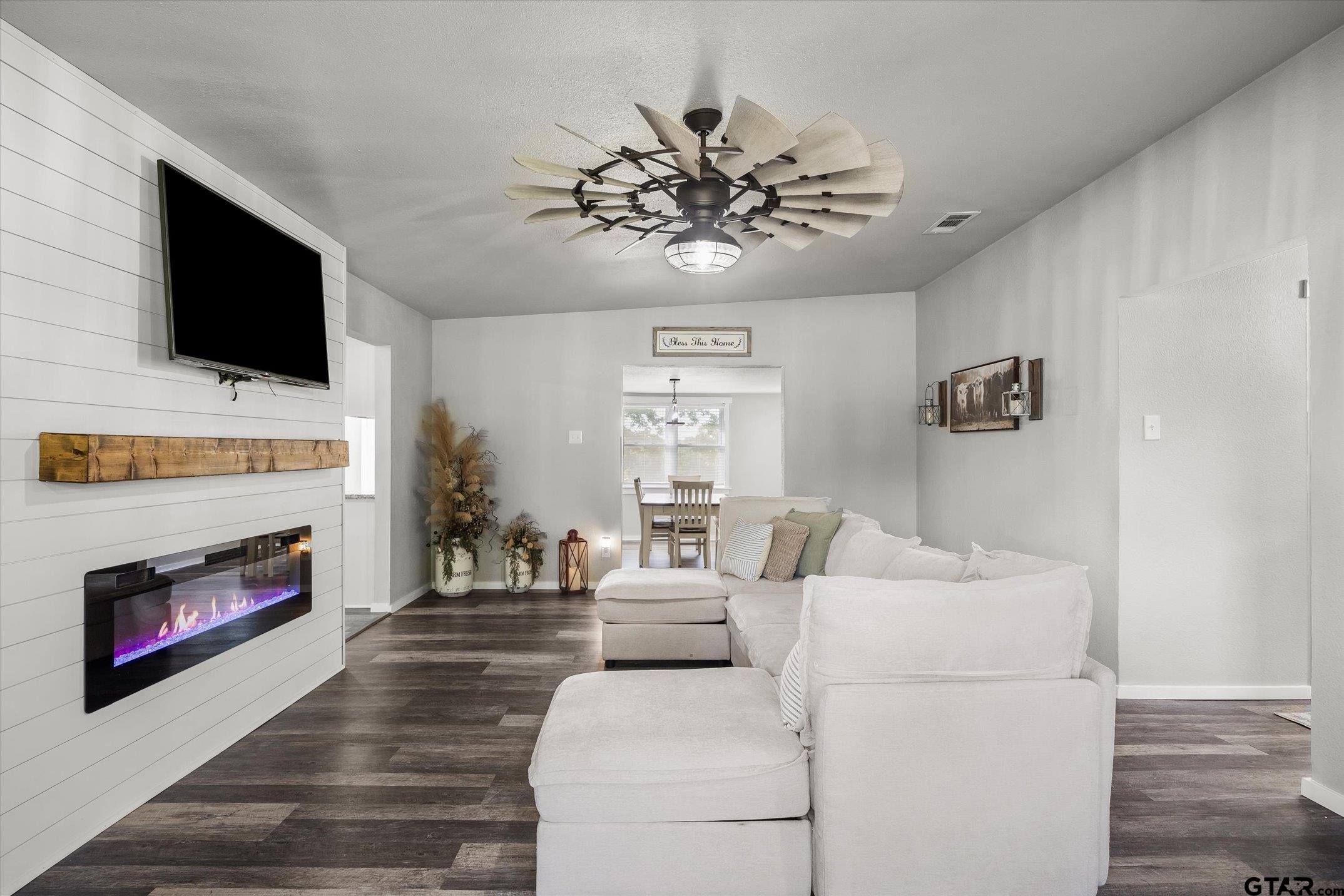 1216 VZ County Road 1211