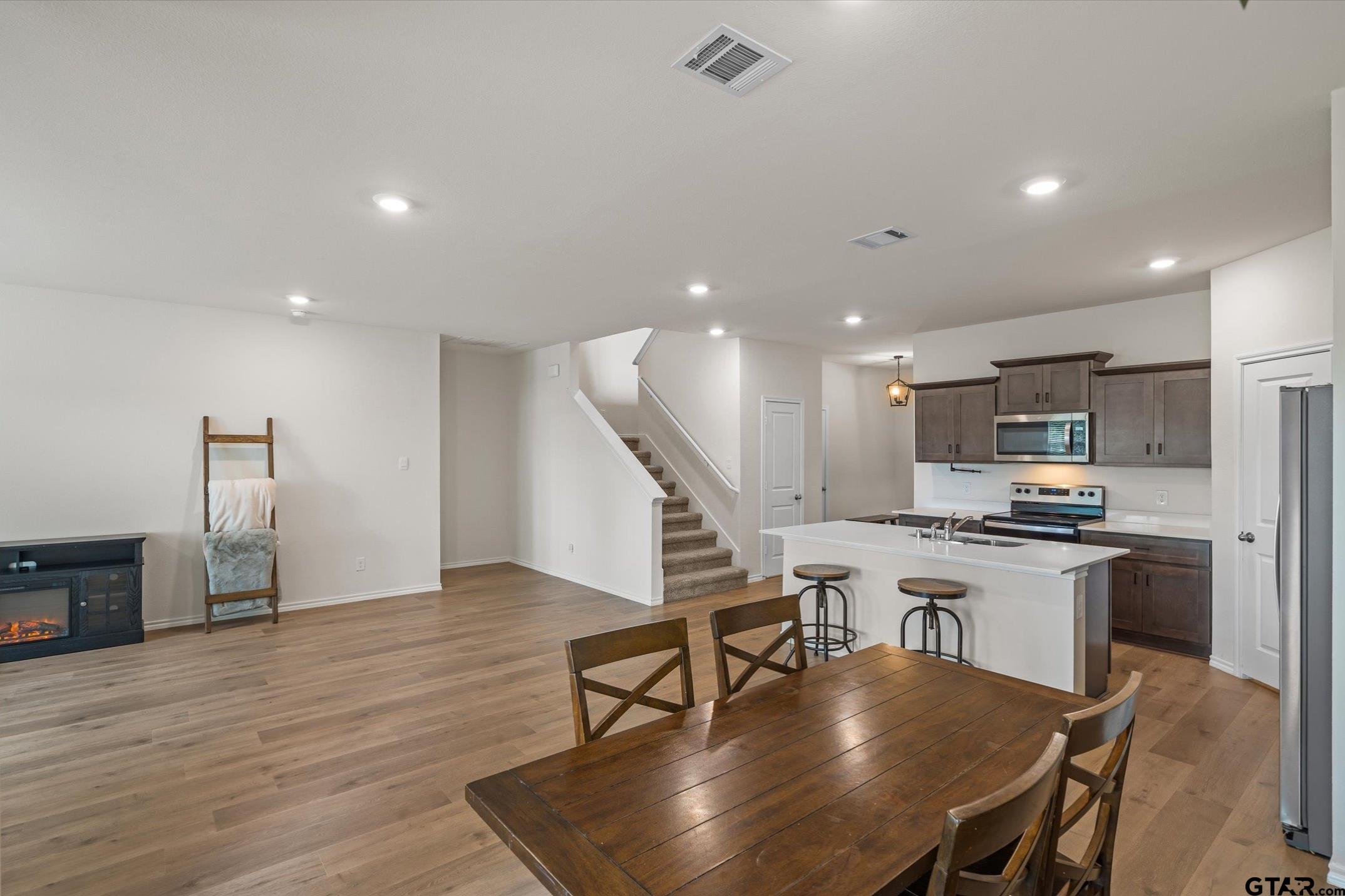 171 Hunters Way