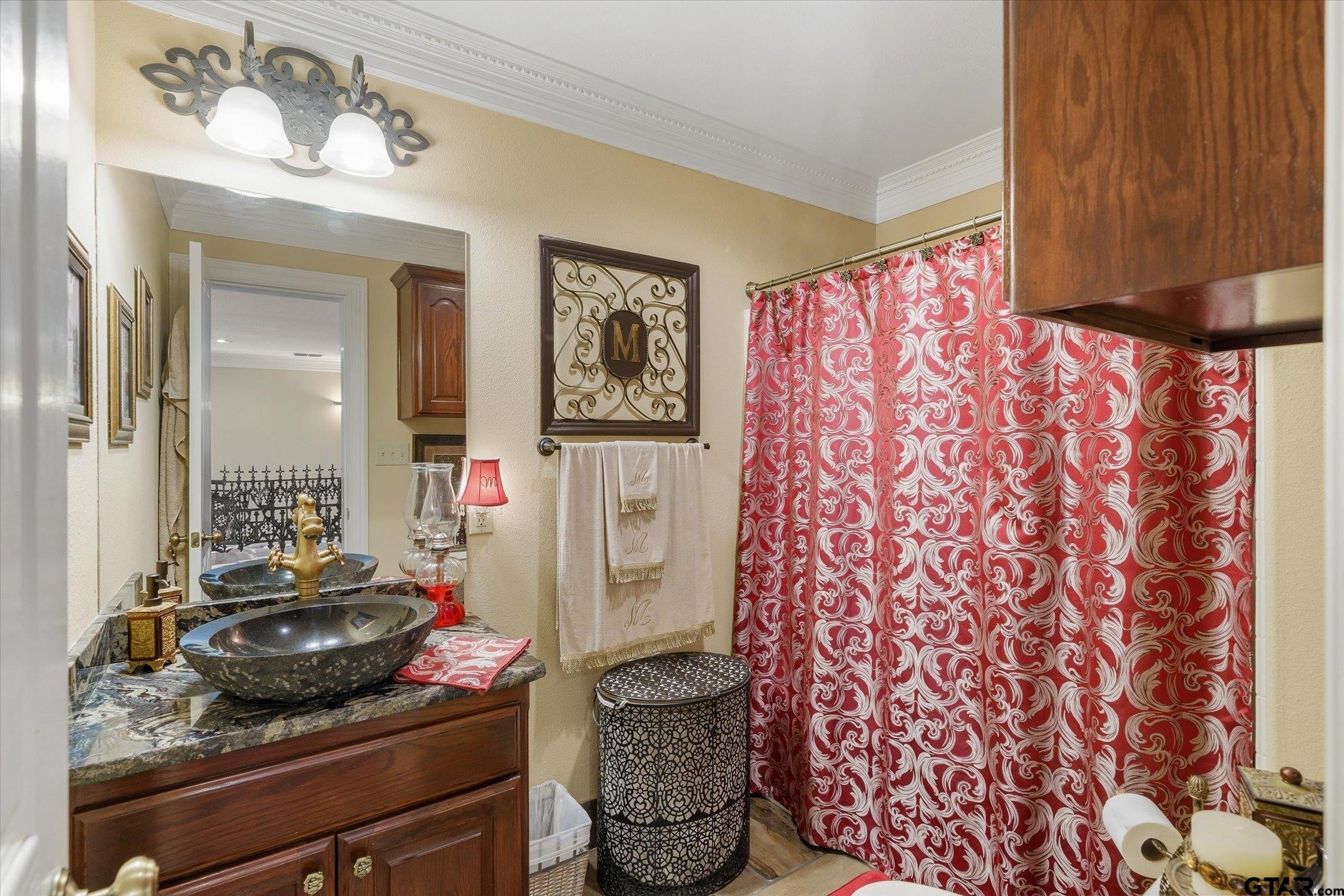 1056 County Road 3810