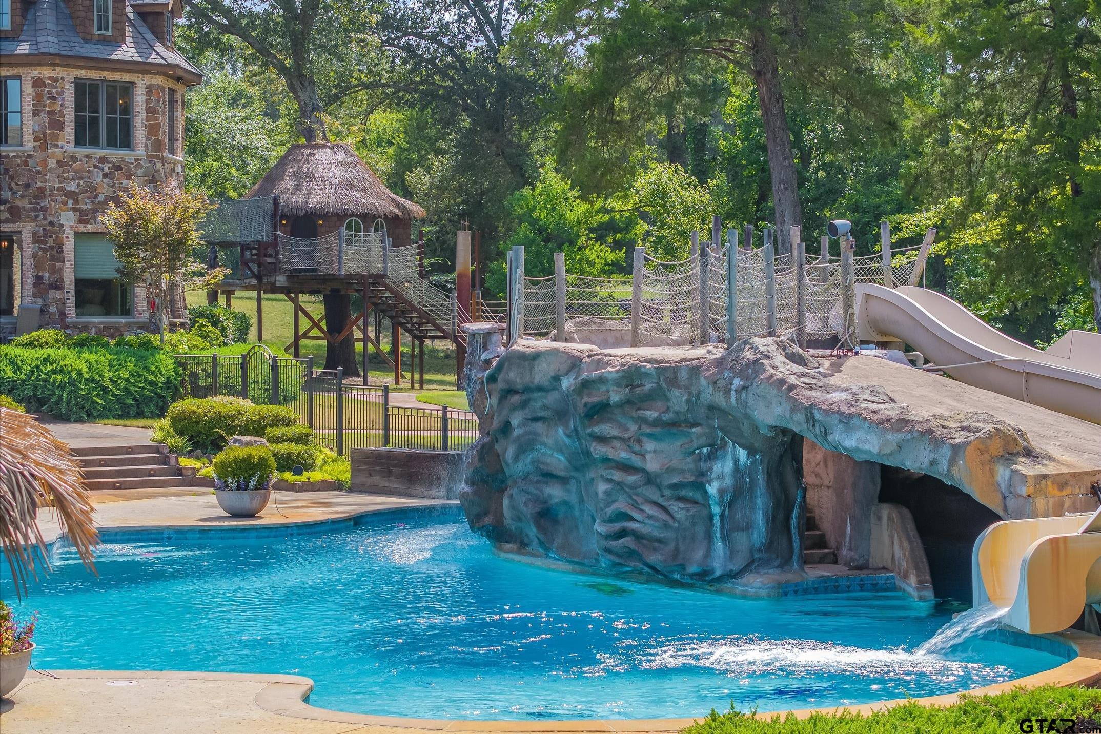 15381 County Road 463
