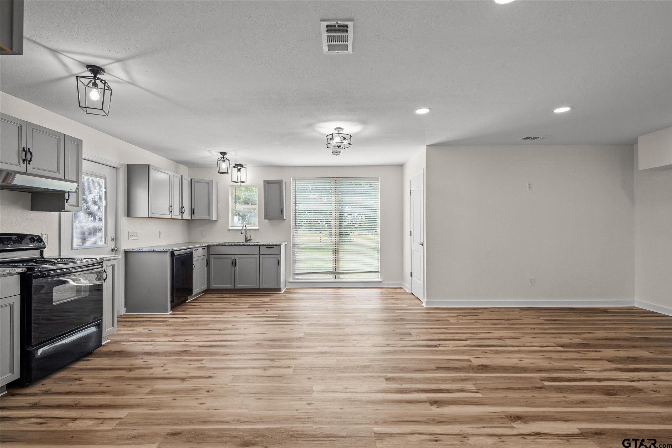 6128 N FM 148