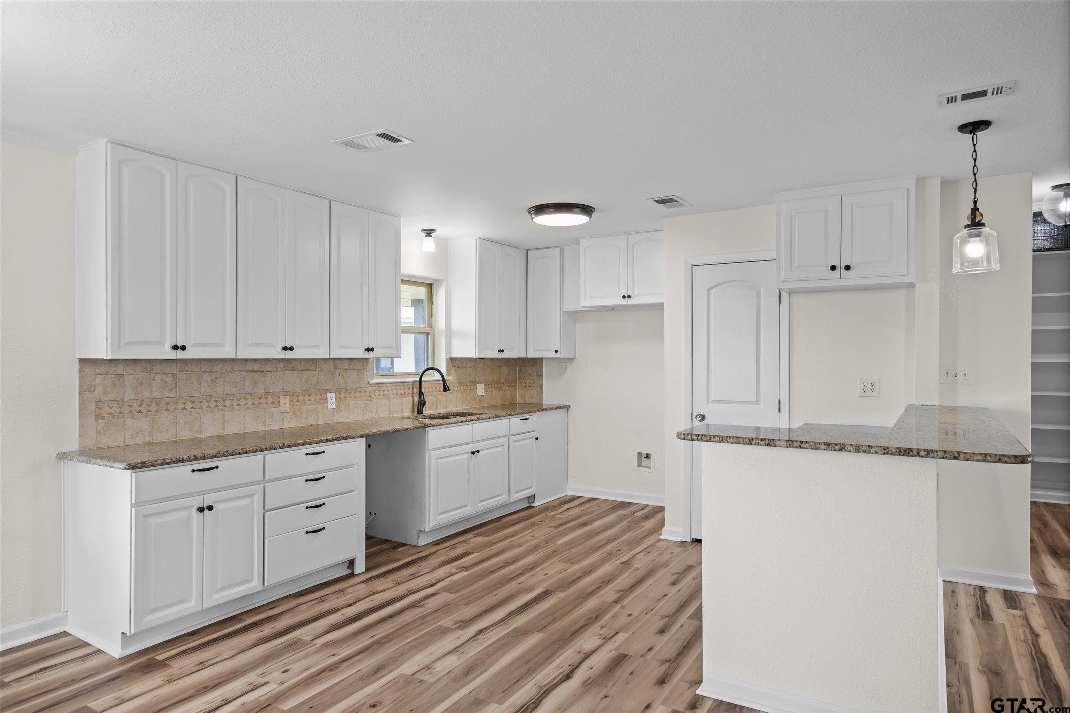 6128 N FM 148