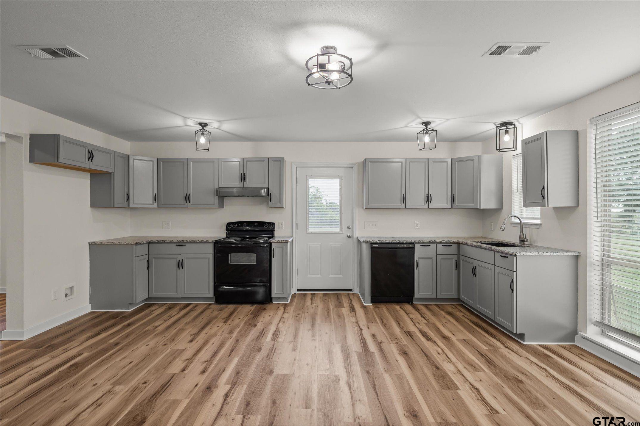 6128 N FM 148