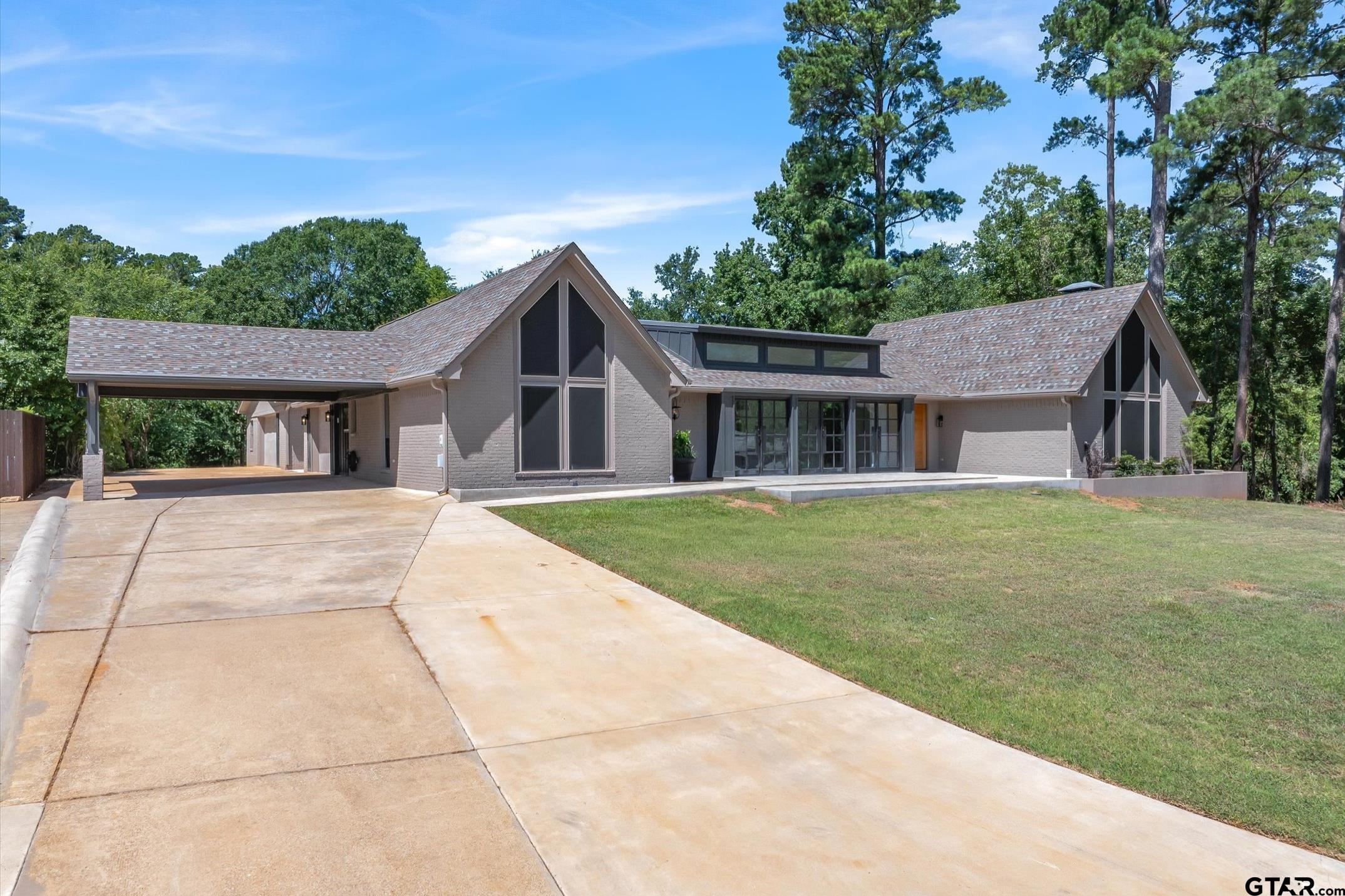 1428 Lakeshore Drive