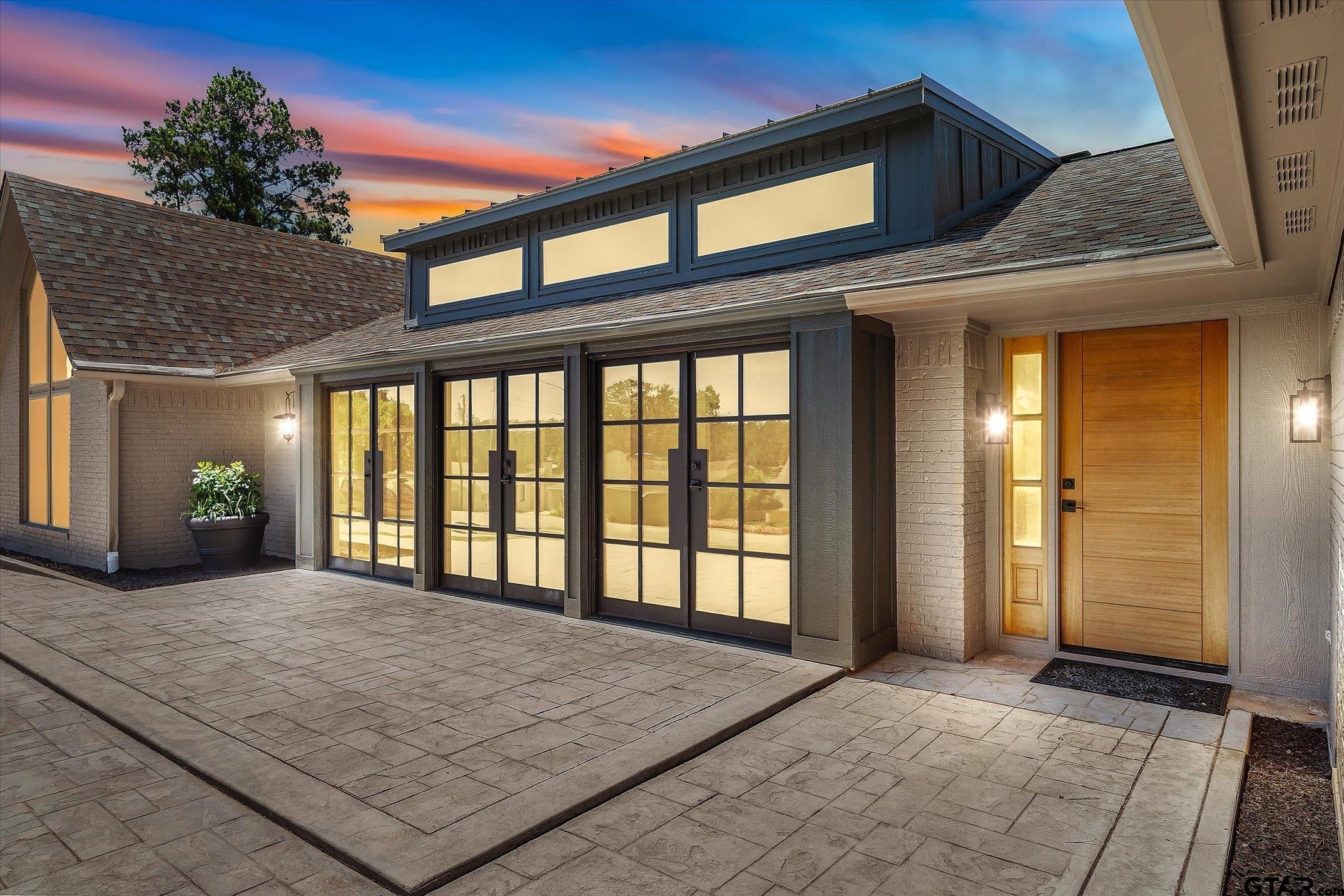1428 Lakeshore Drive