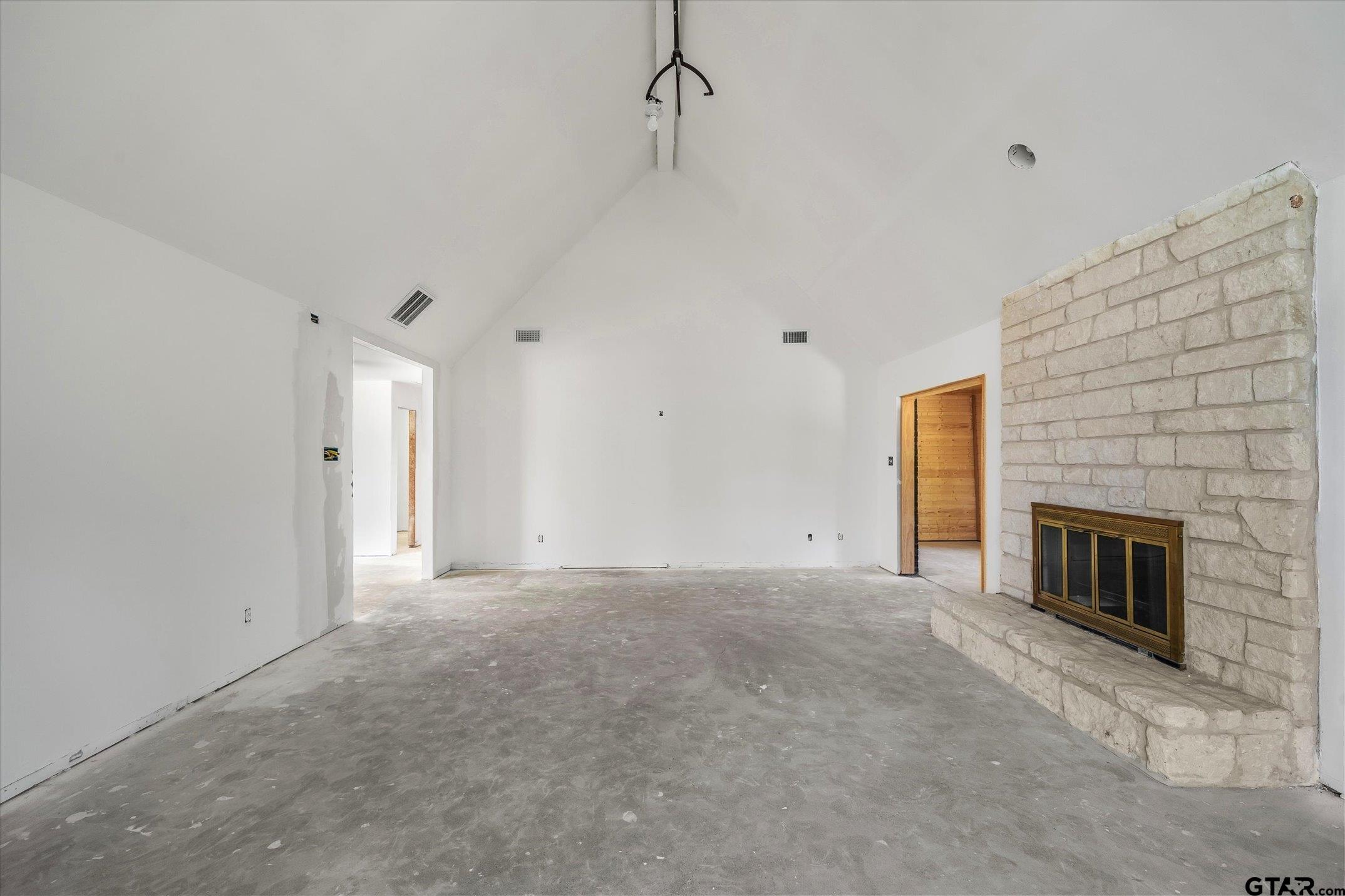1428 Lakeshore Drive