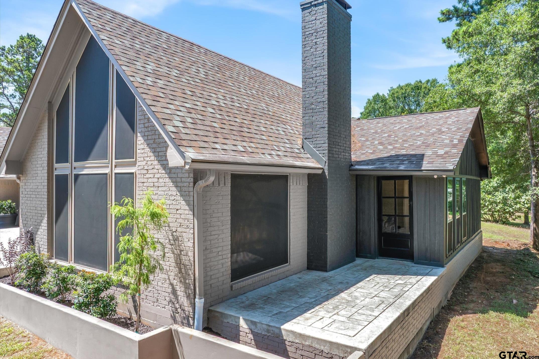 1428 Lakeshore Drive