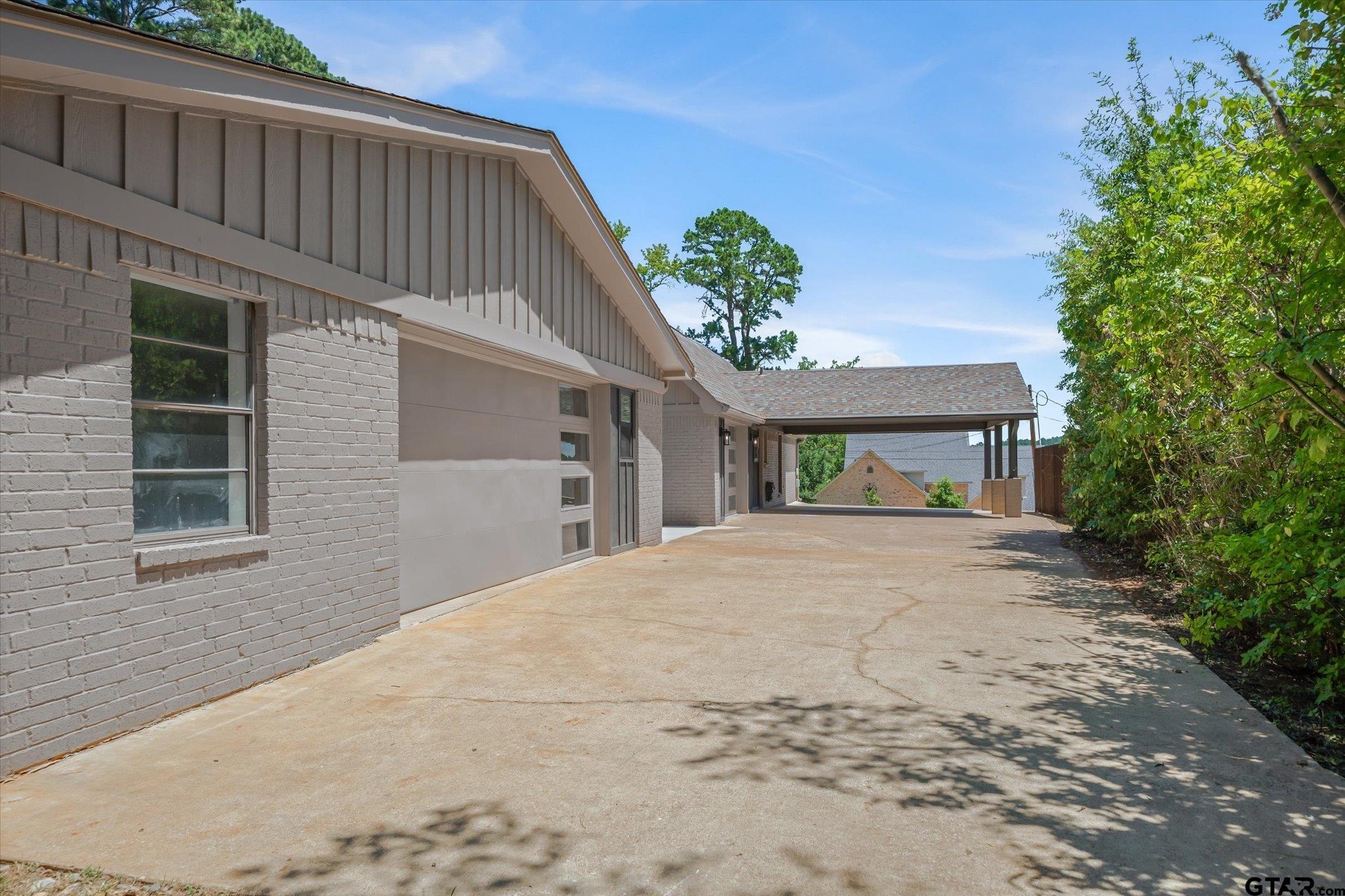1428 Lakeshore Drive