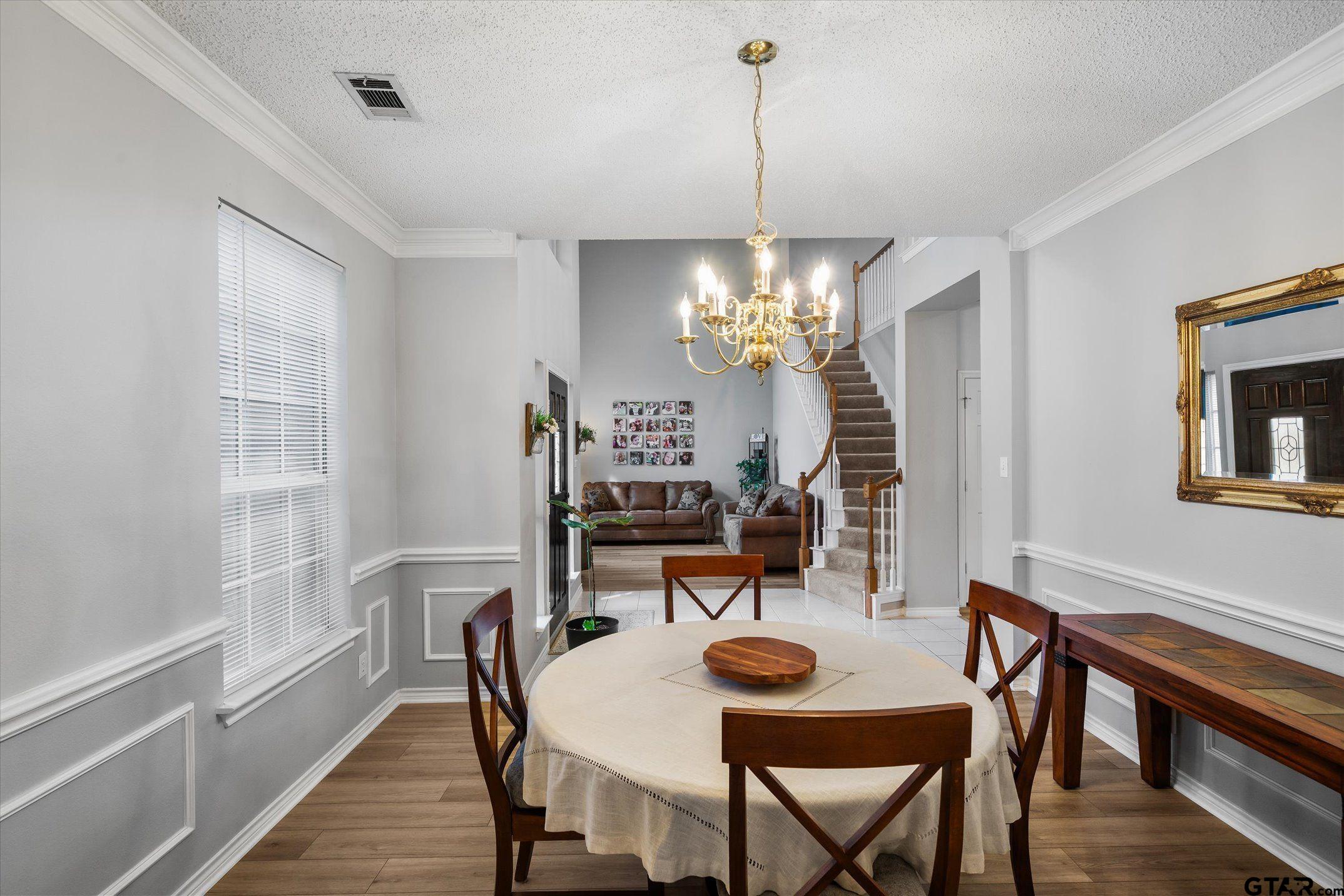2113 Blackfoot Trail