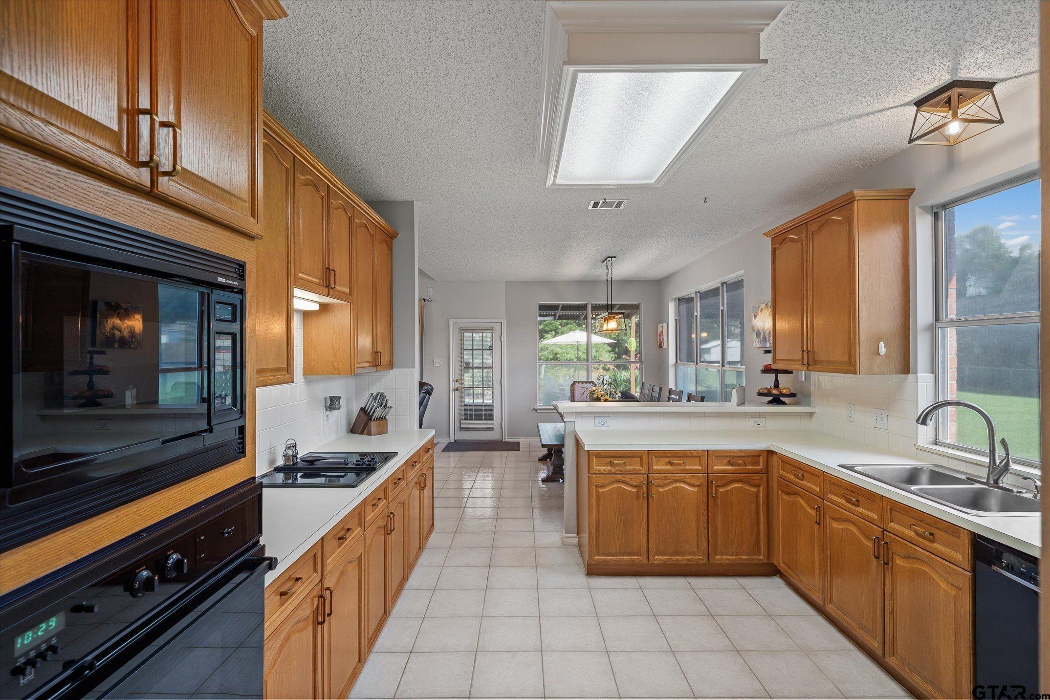 2113 Blackfoot Trail