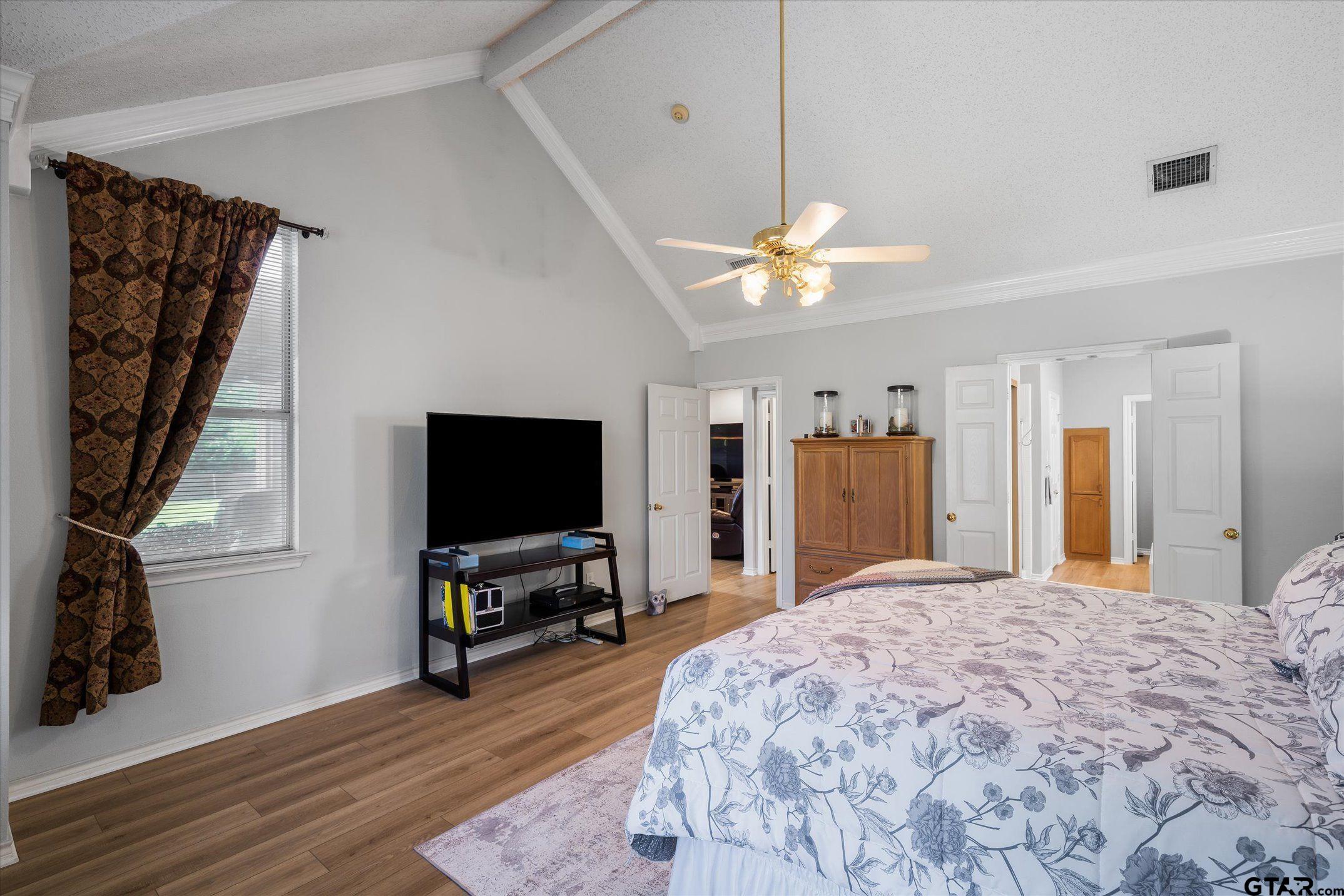 2113 Blackfoot Trail