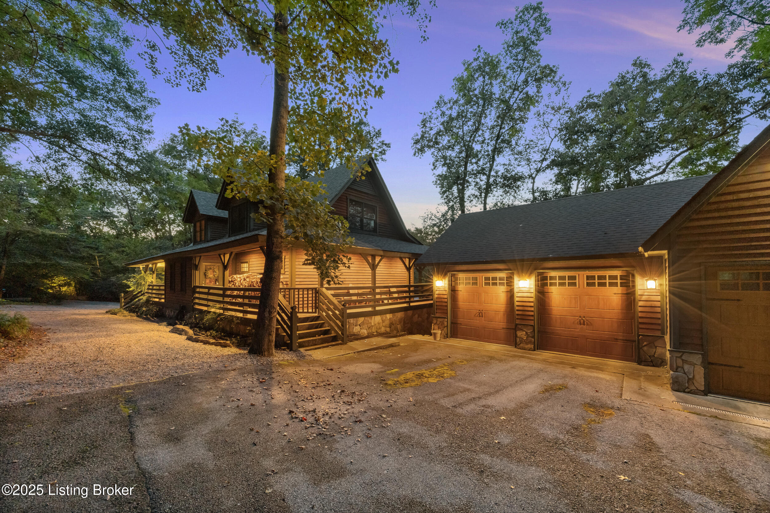 2341 Ash Ave