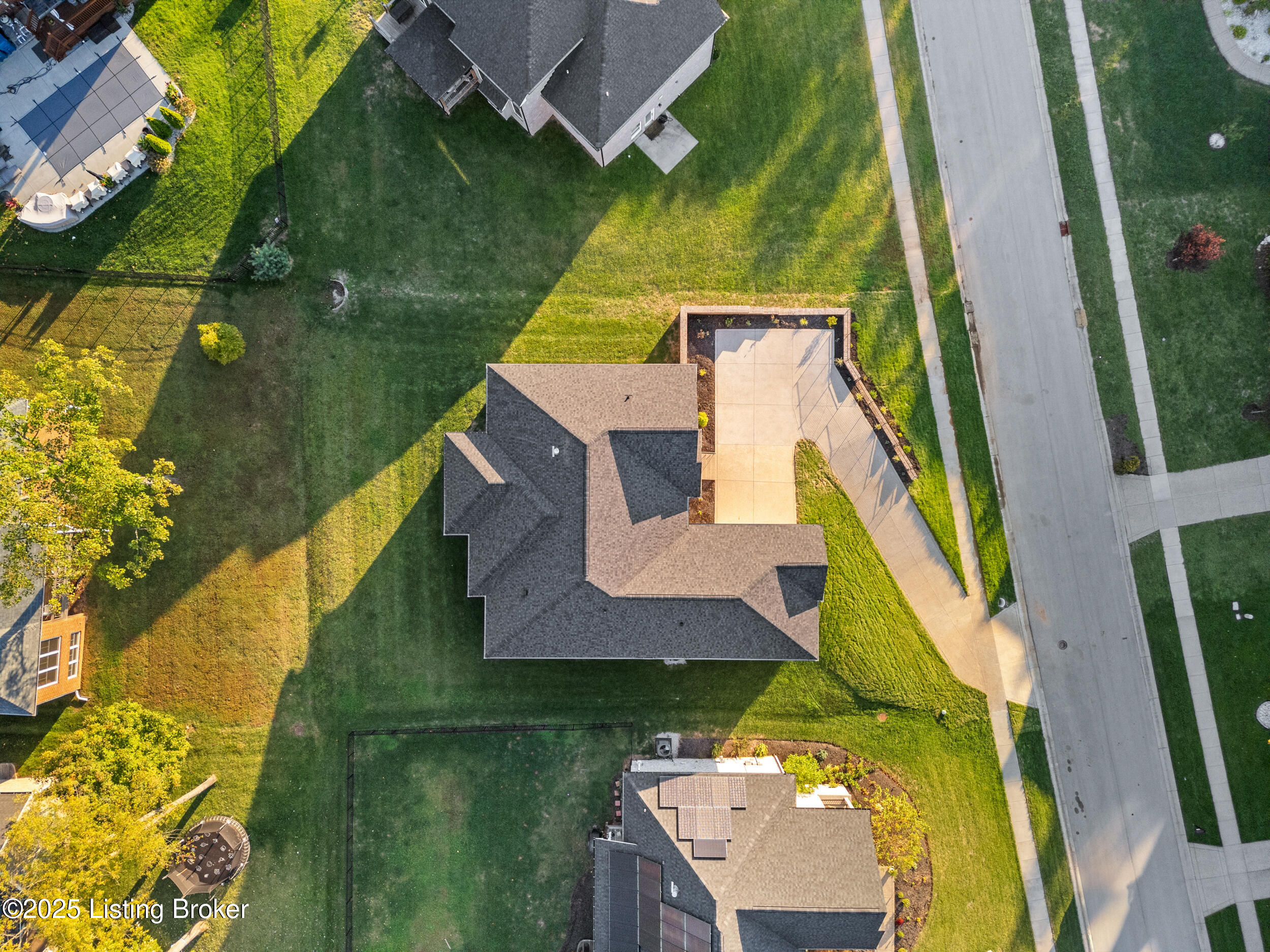 1630 Harmony Pointe Cir