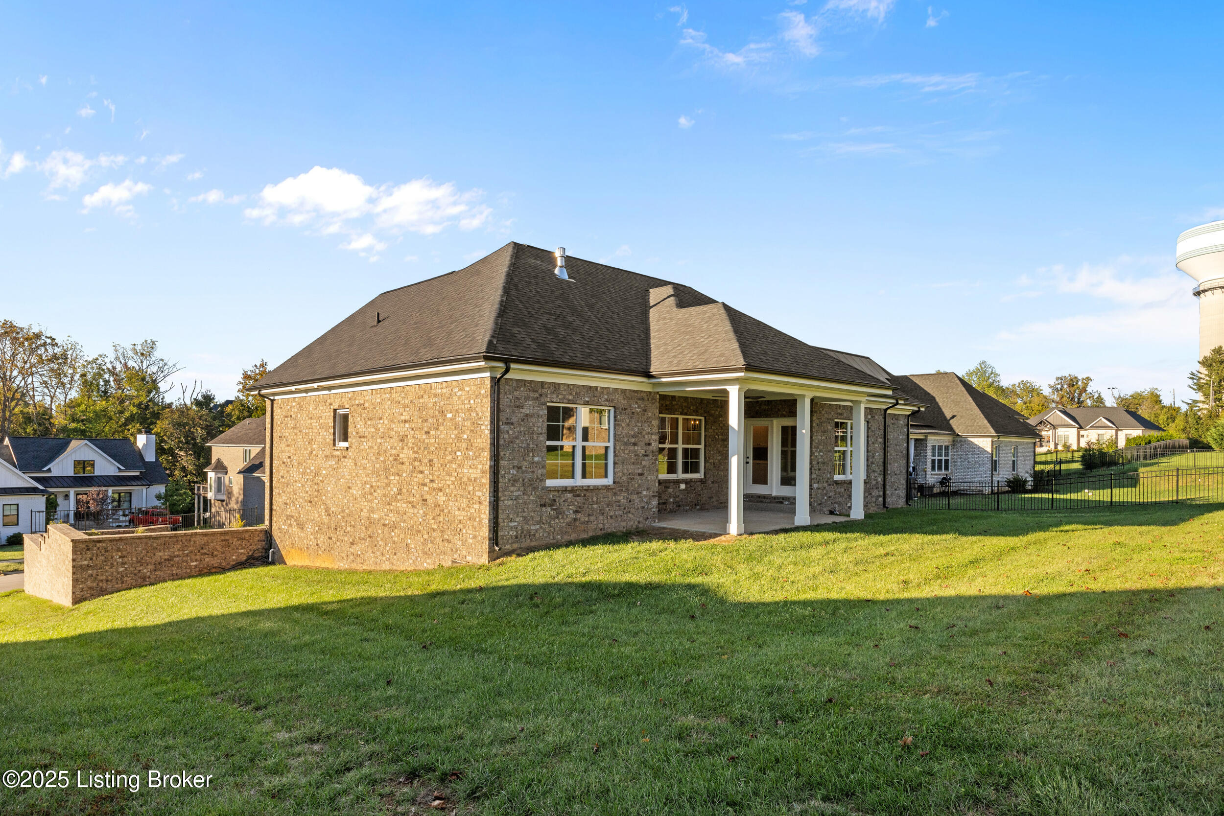 1630 Harmony Pointe Cir