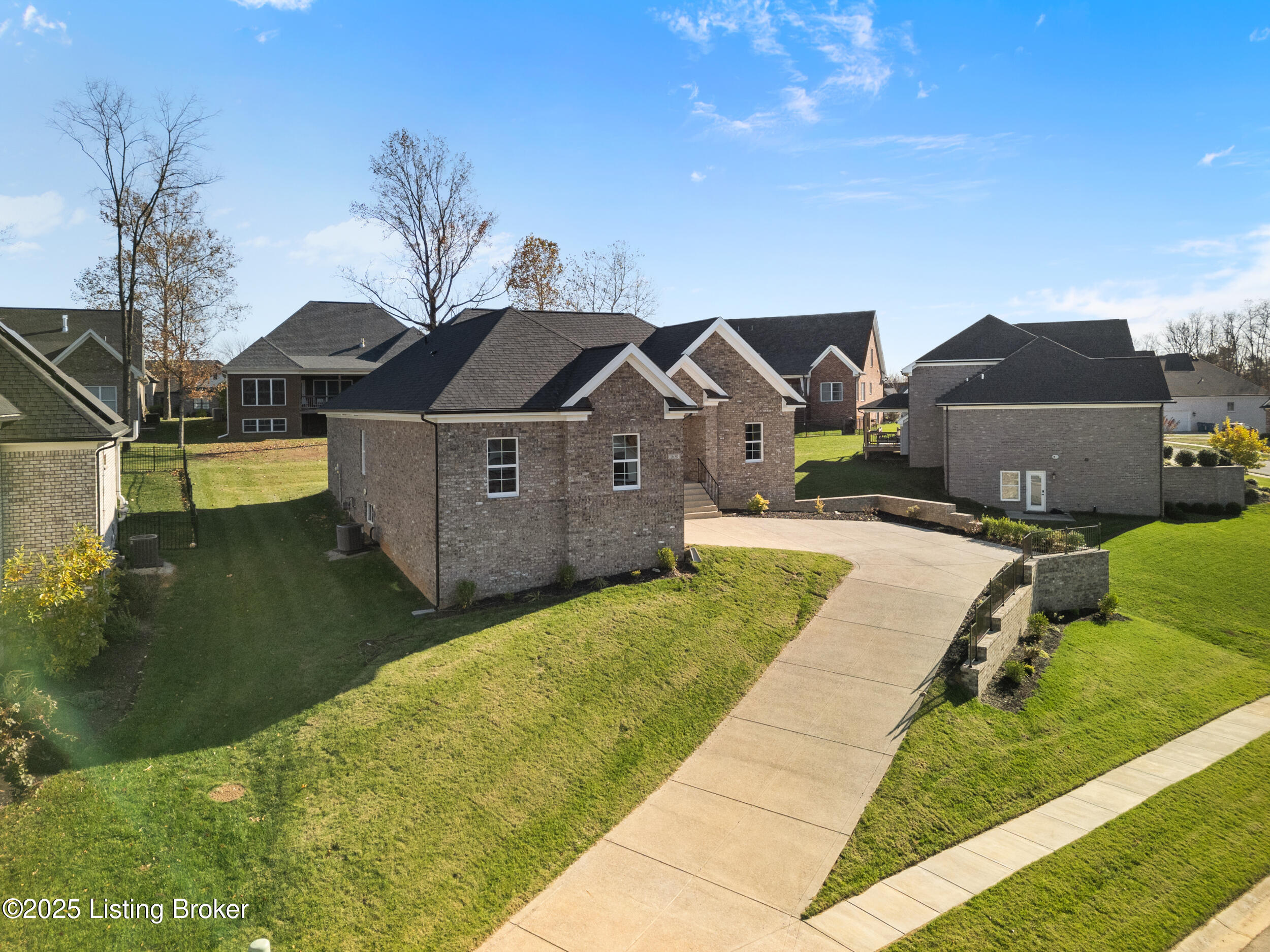 1630 Harmony Pointe Cir