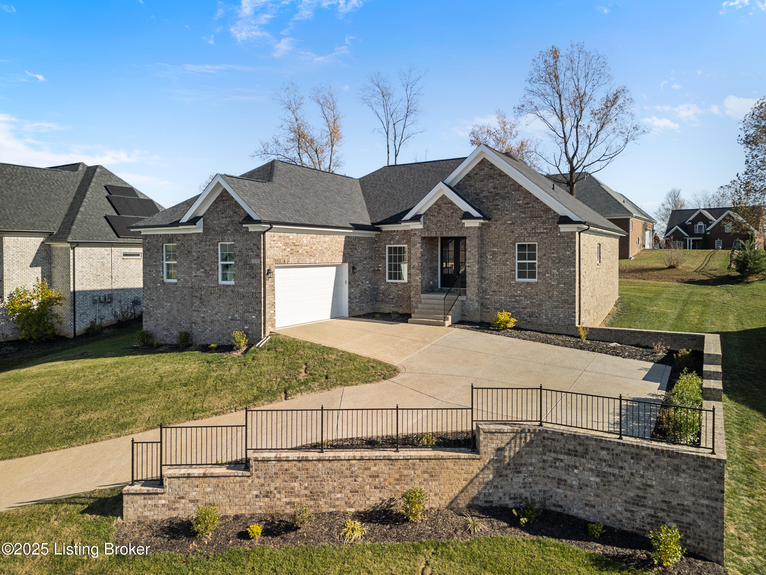 1630 Harmony Pointe Cir