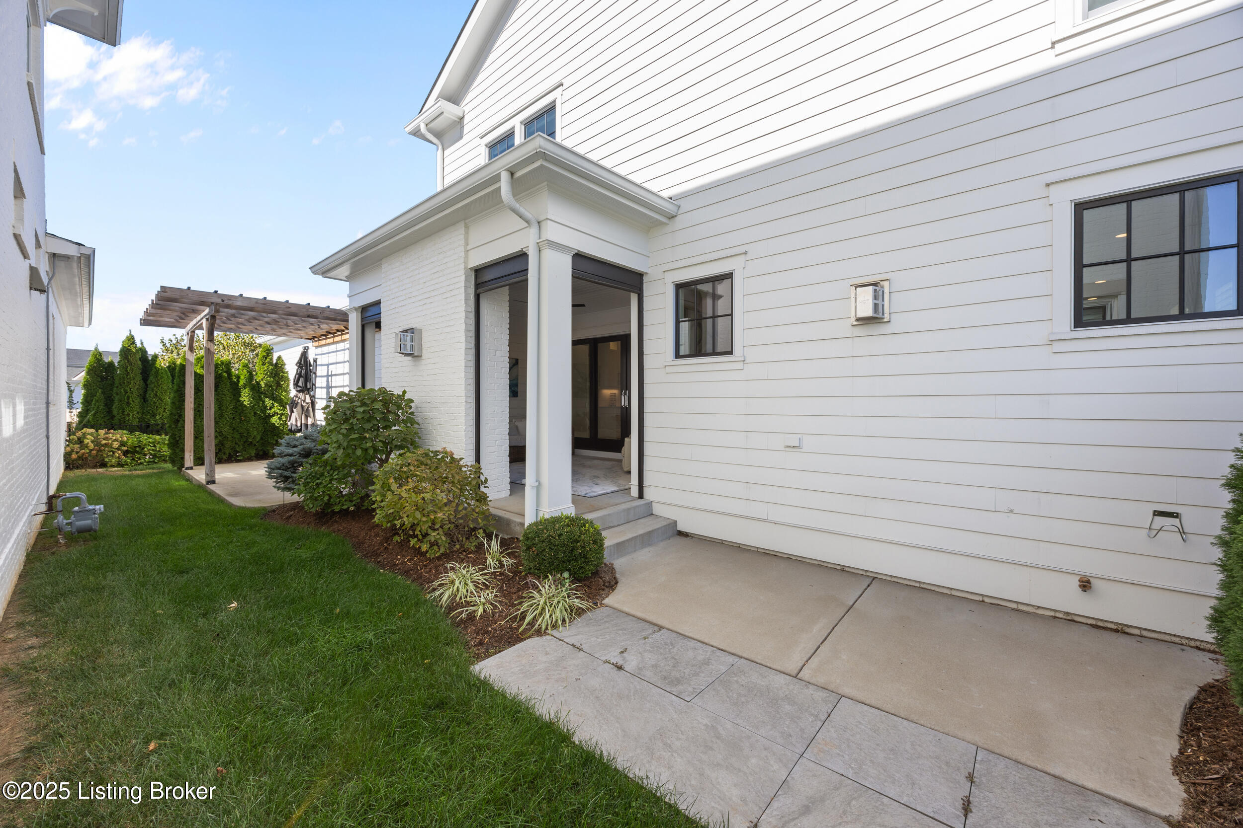 11018 Monkshood Dr, Prospect