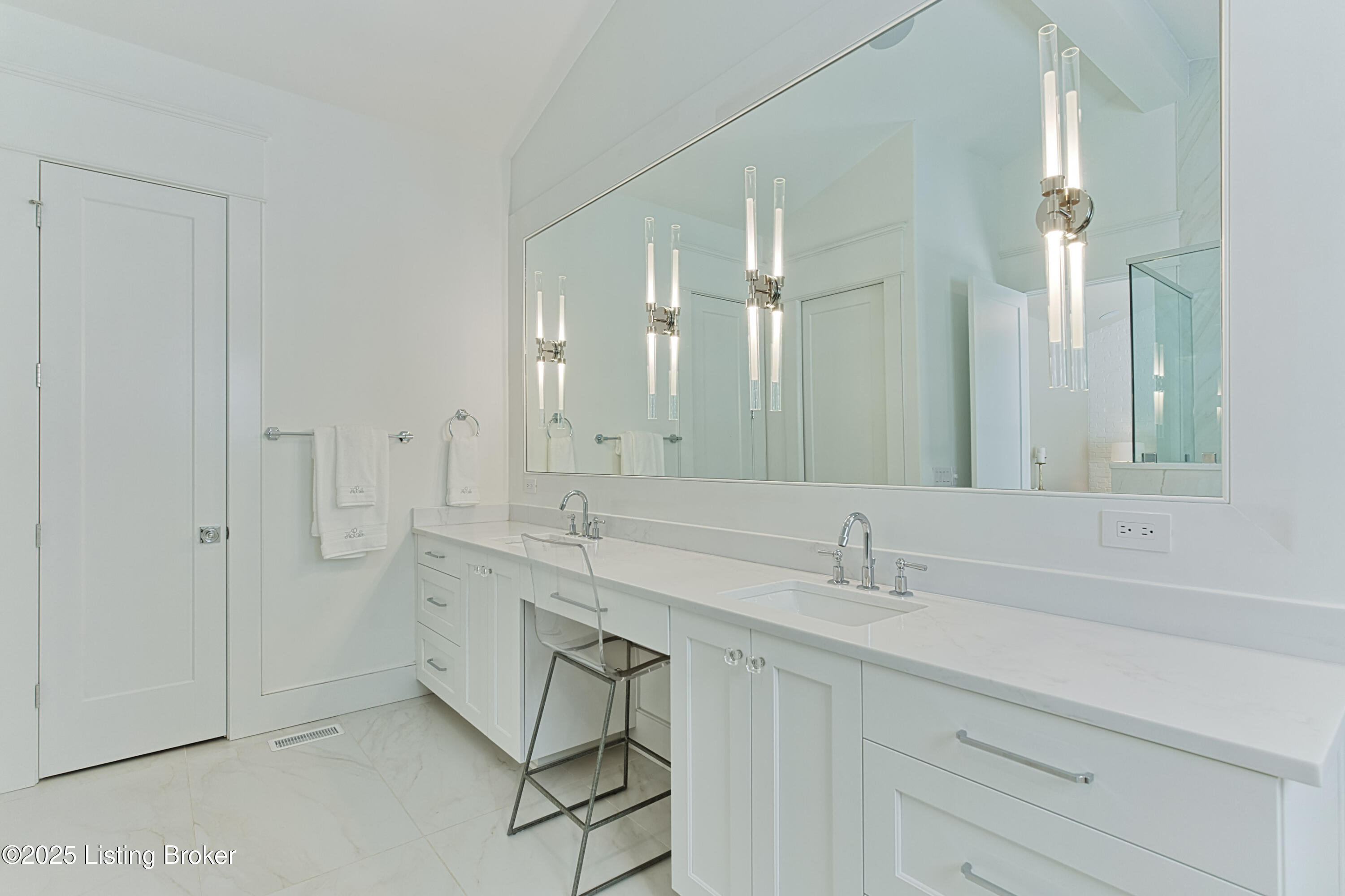 11608 River Beauty Loop