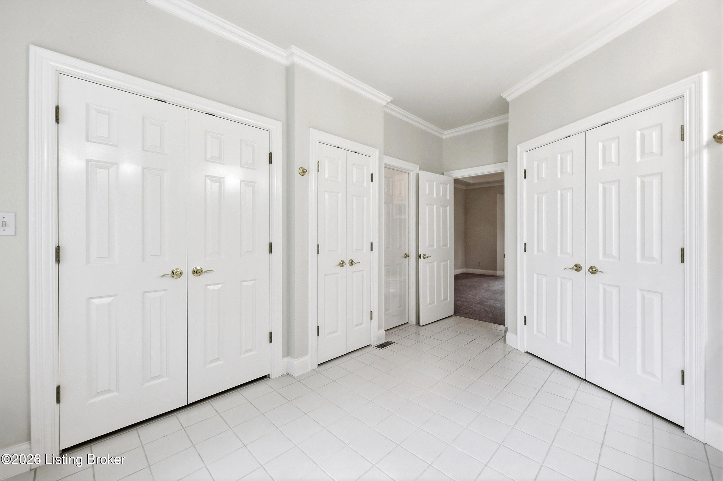 205 Sycamore Hills Ct