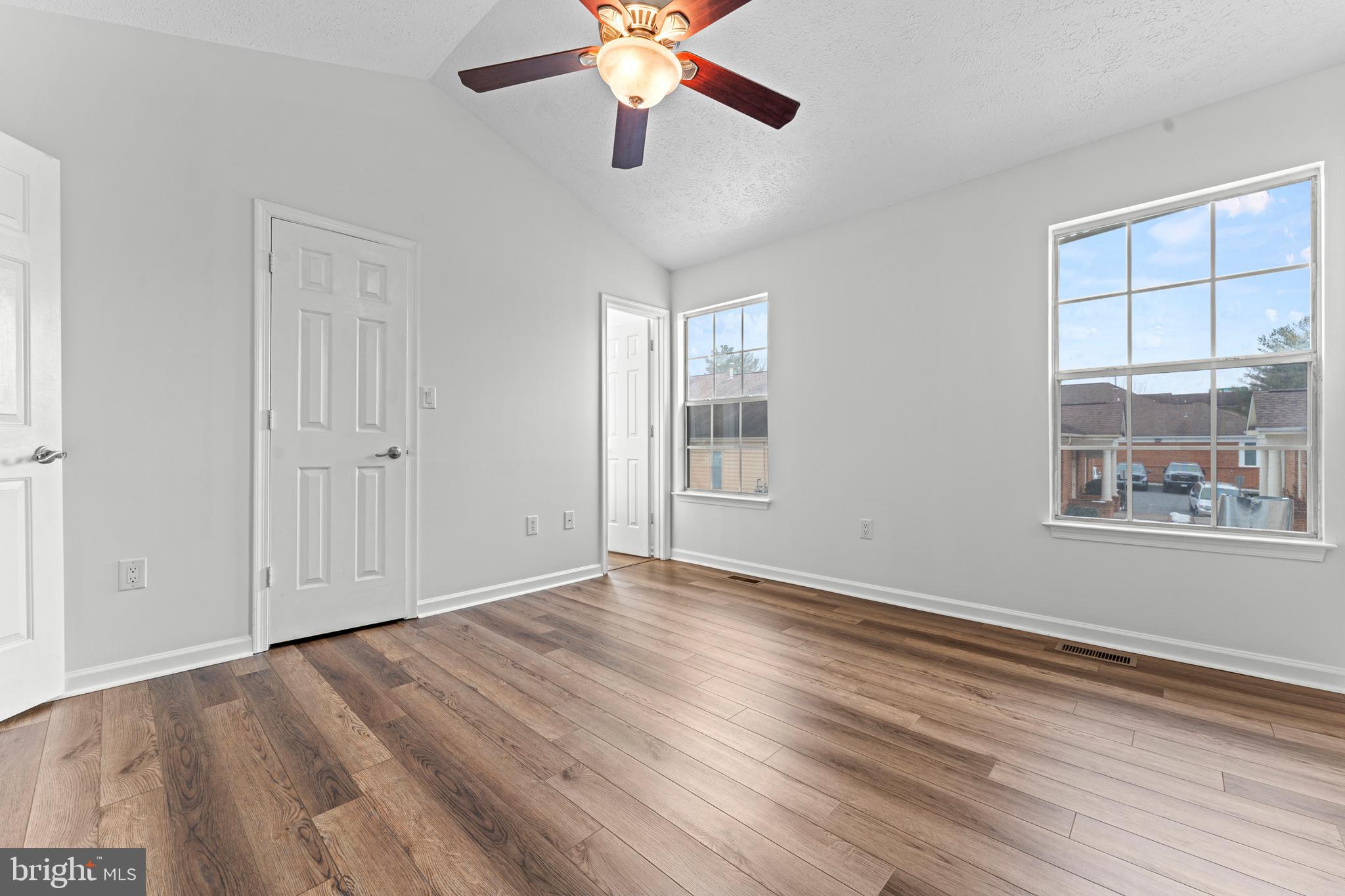428 CROMWELL COURT