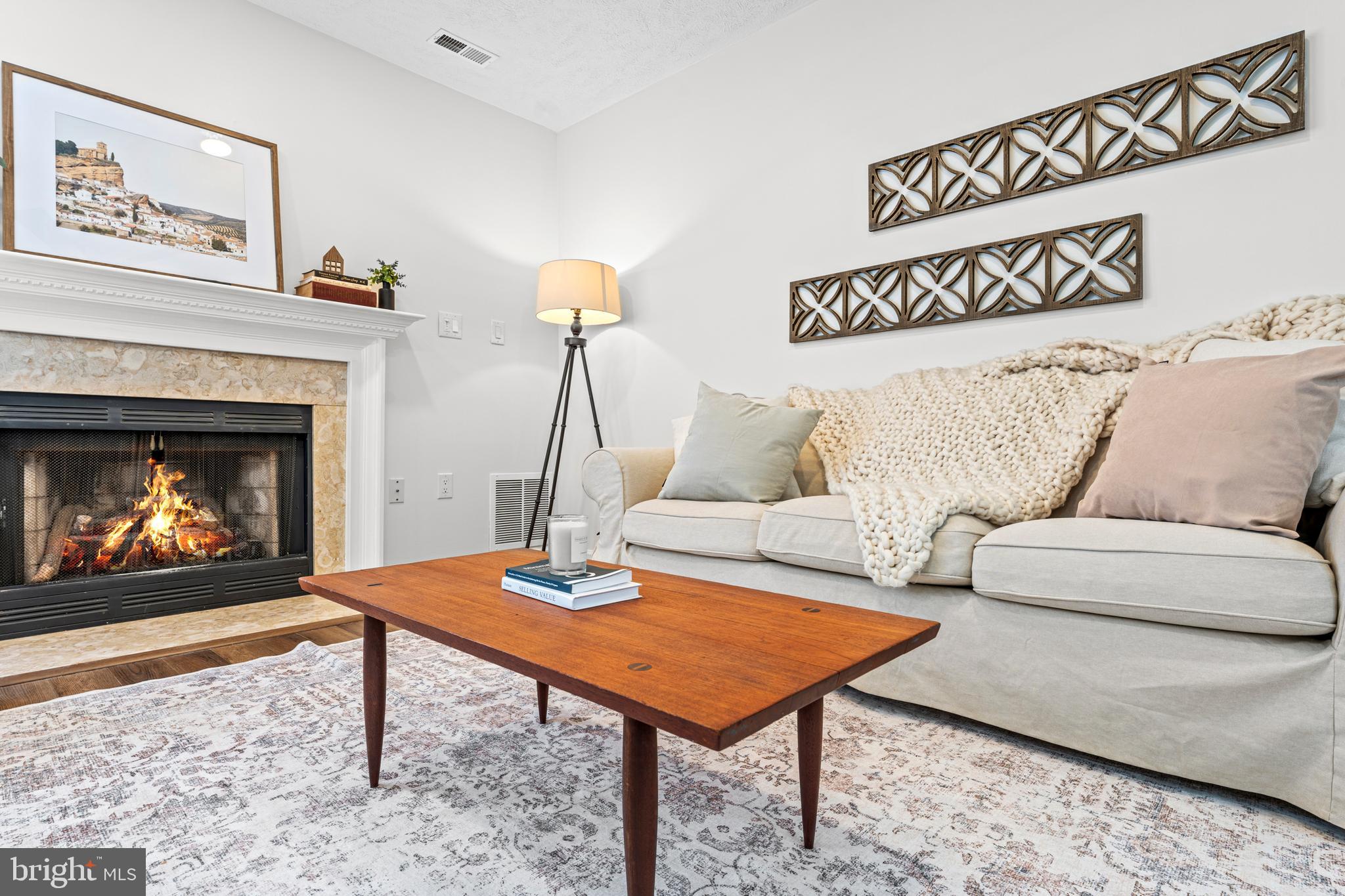 428 CROMWELL COURT