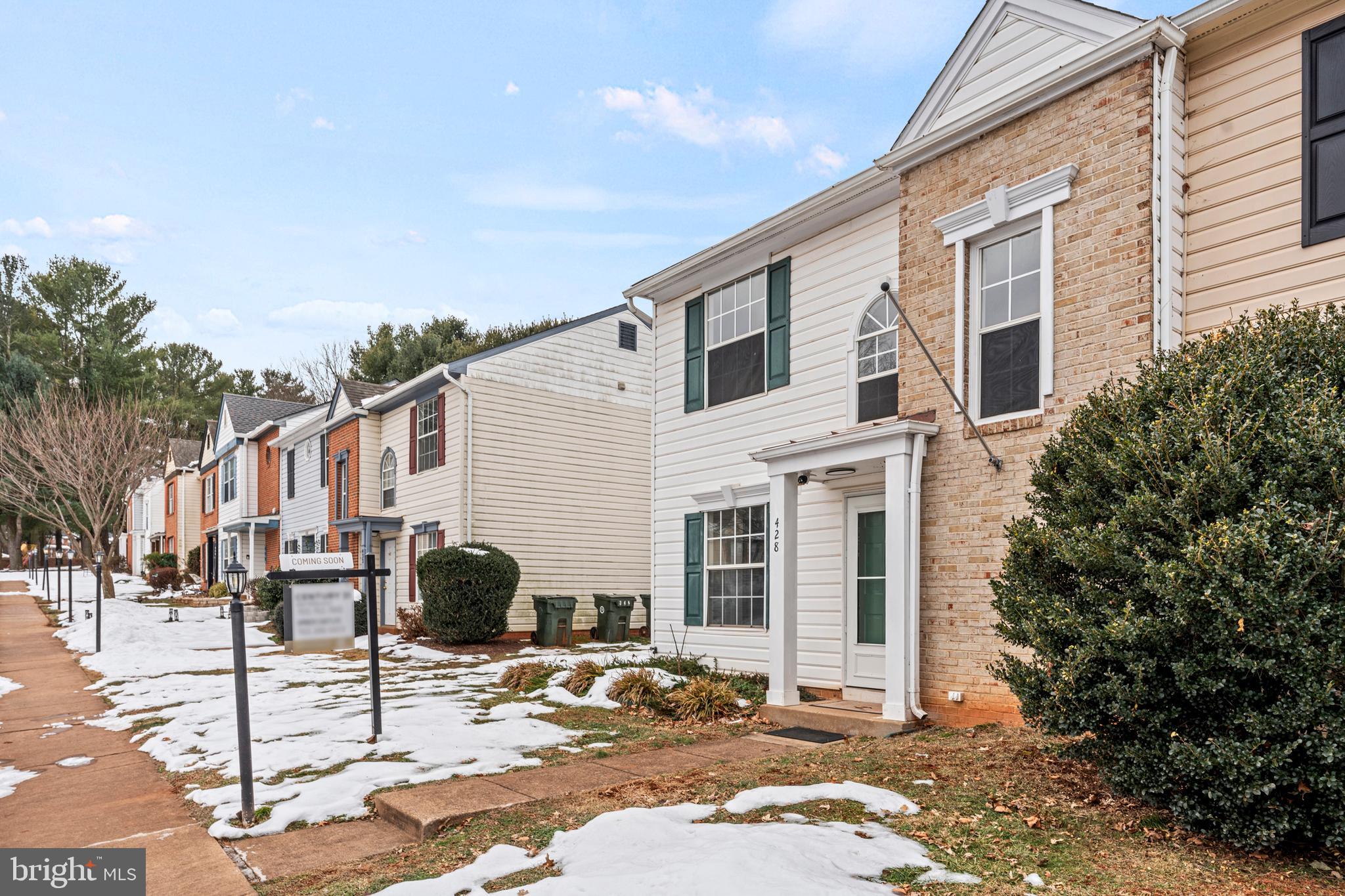 428 CROMWELL COURT