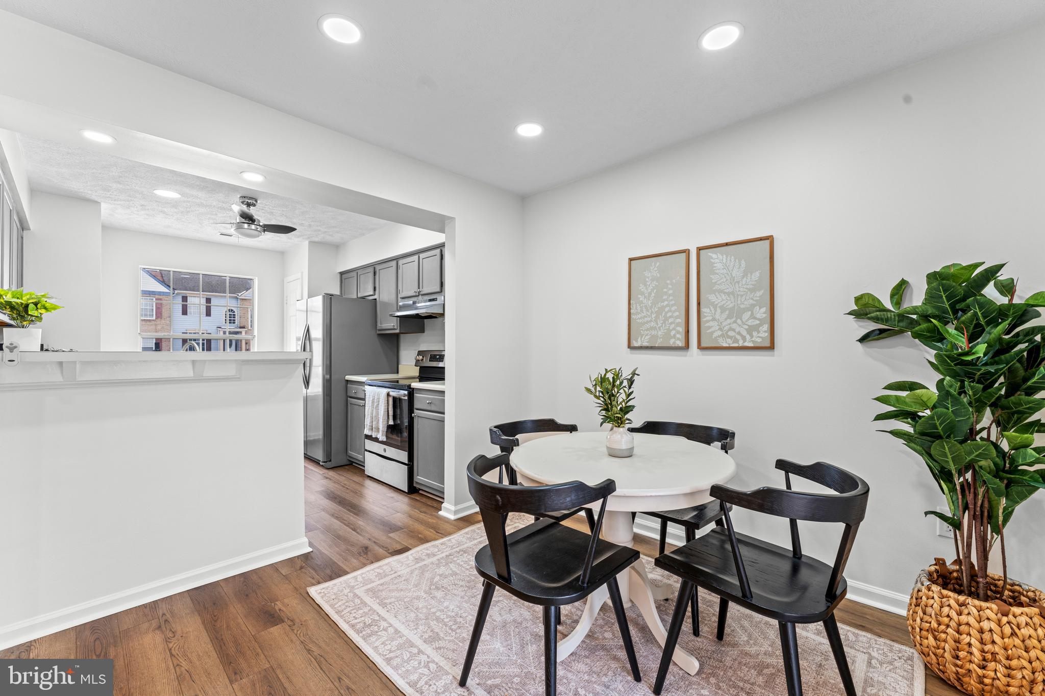 428 CROMWELL COURT