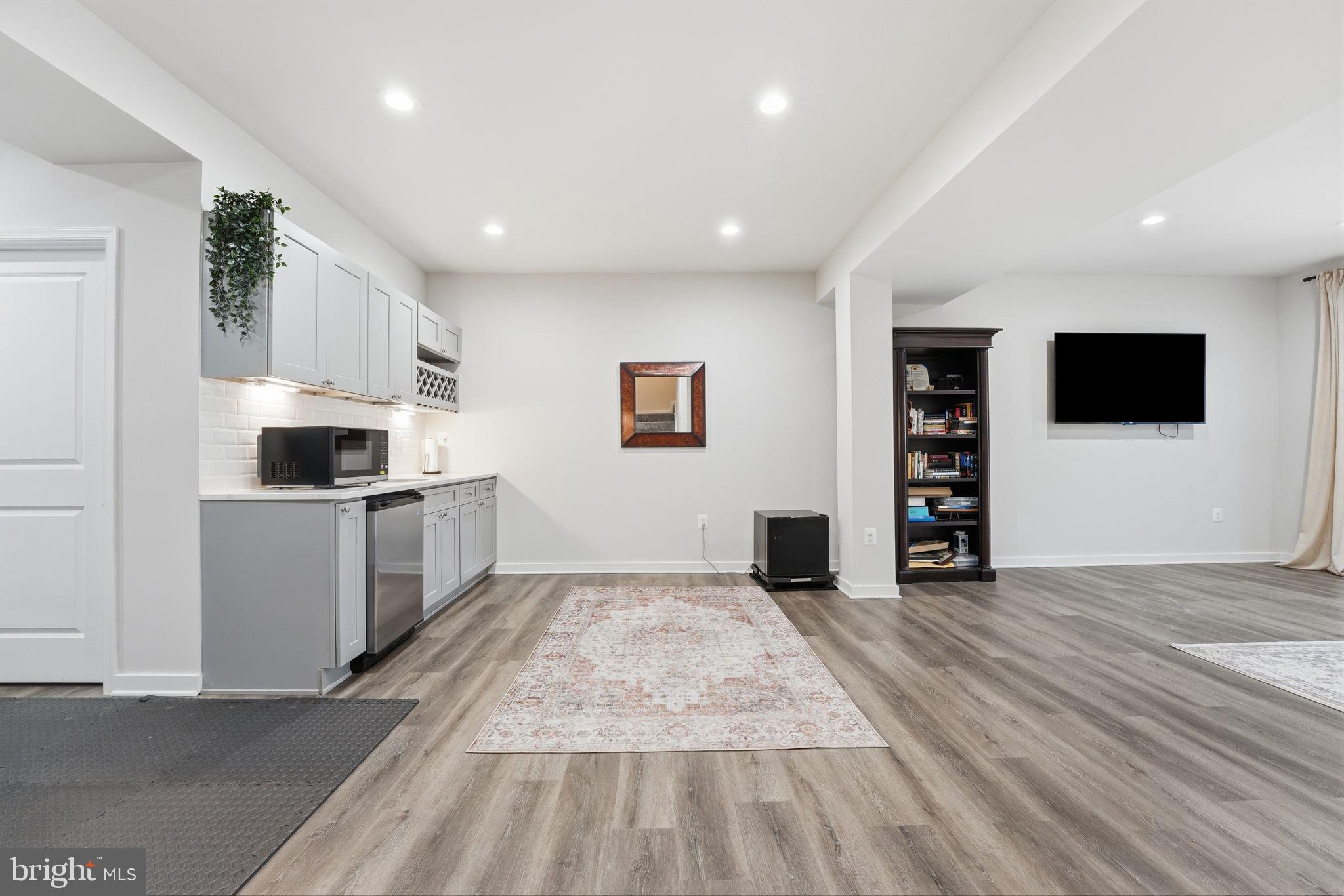 2012 ARMSTRONG TERRACE