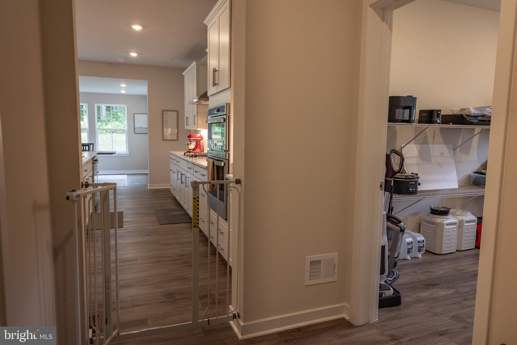 2375 HAWKSHILL DRIVE