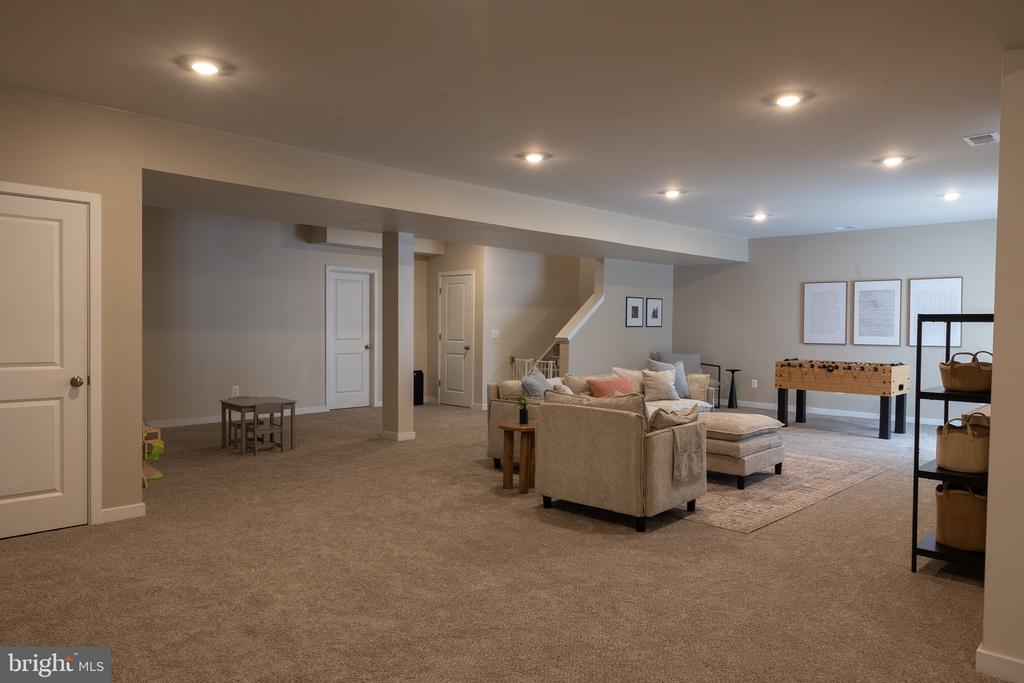 2375 HAWKSHILL DRIVE