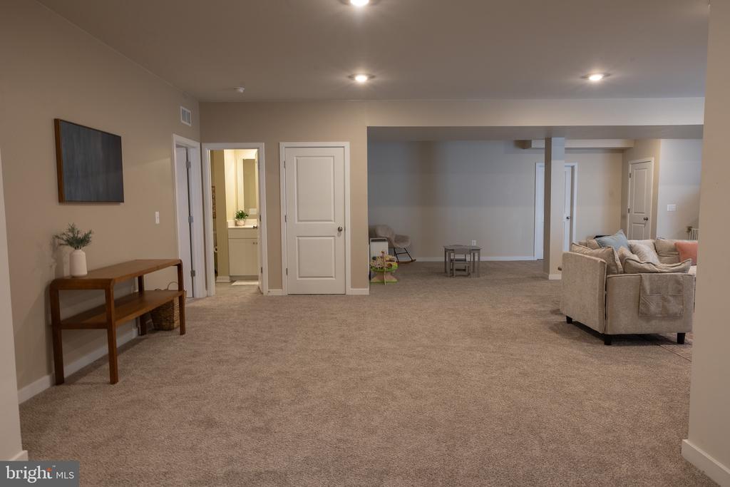 2375 HAWKSHILL DRIVE