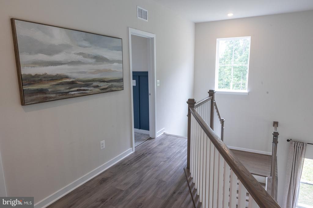 2375 HAWKSHILL DRIVE